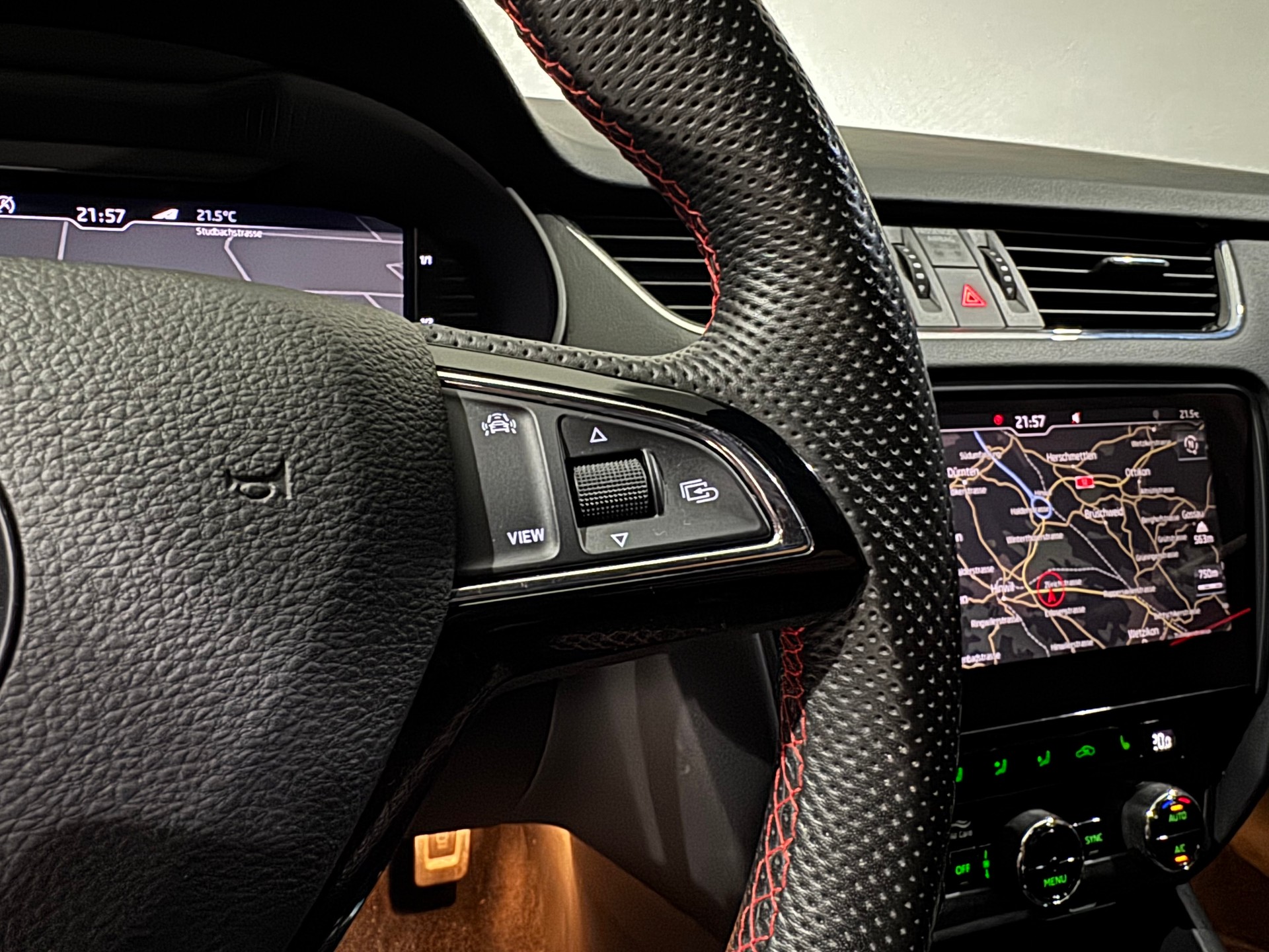 SKODA Octavia Combi 2.0 TSI RS Final Edition DSG | AHK 1600Kg |-image-24