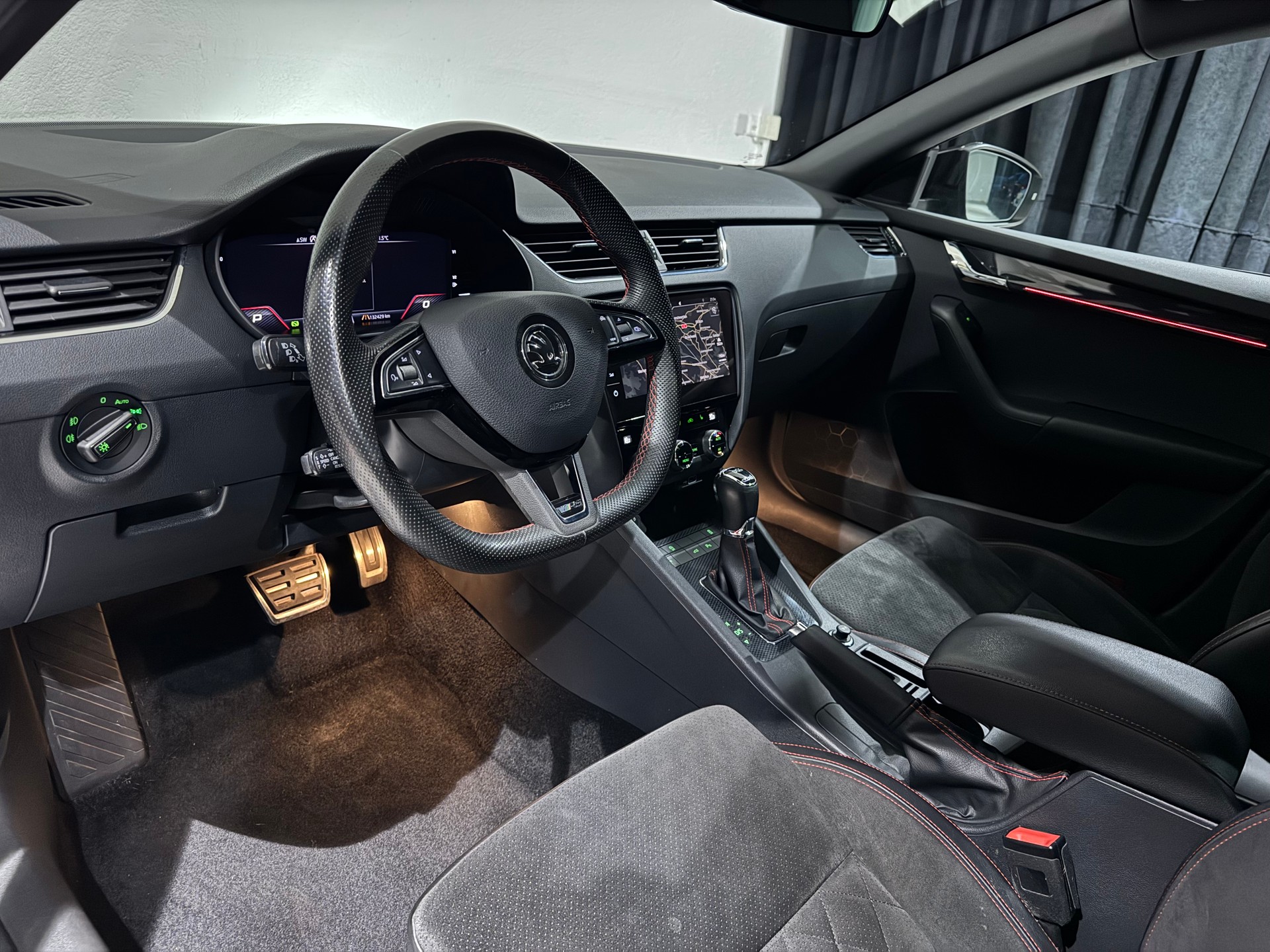 SKODA Octavia Combi 2.0 TSI RS Final Edition DSG | AHK 1600Kg |-image-10