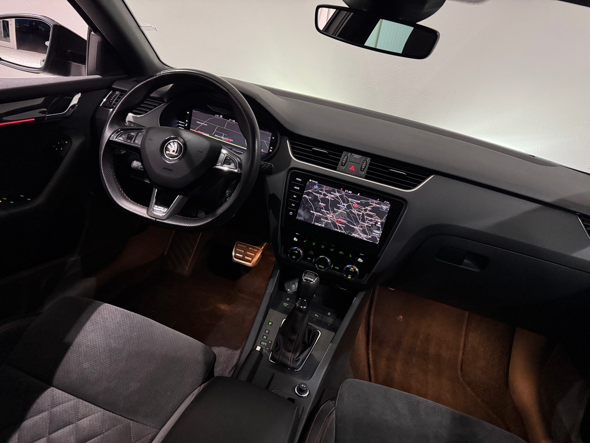 SKODA Octavia Combi 2.0 TSI RS Final Edition DSG | AHK 1600Kg |-image-13