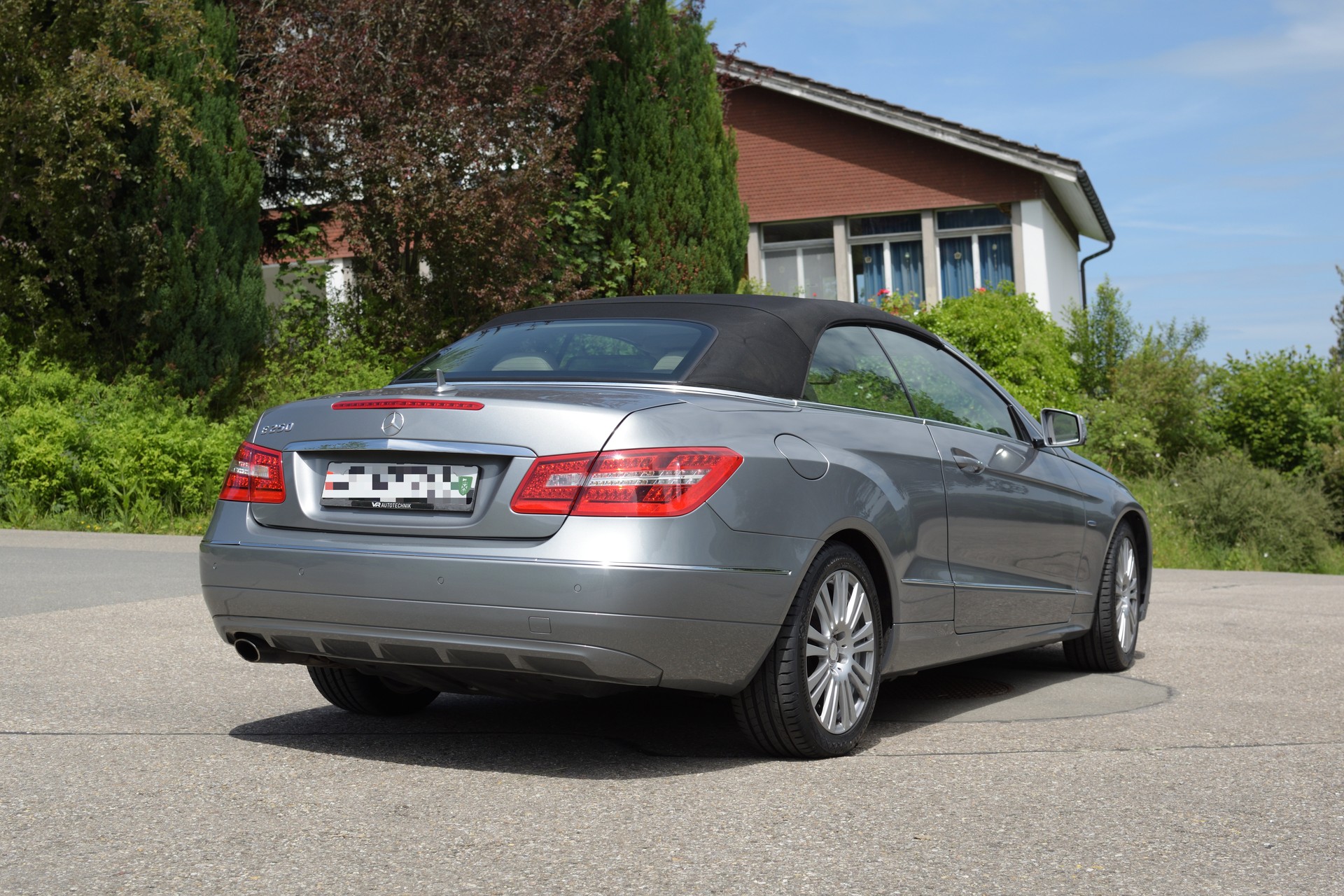 MERCEDES-BENZ E 250 BlueEF Elegance-image-1