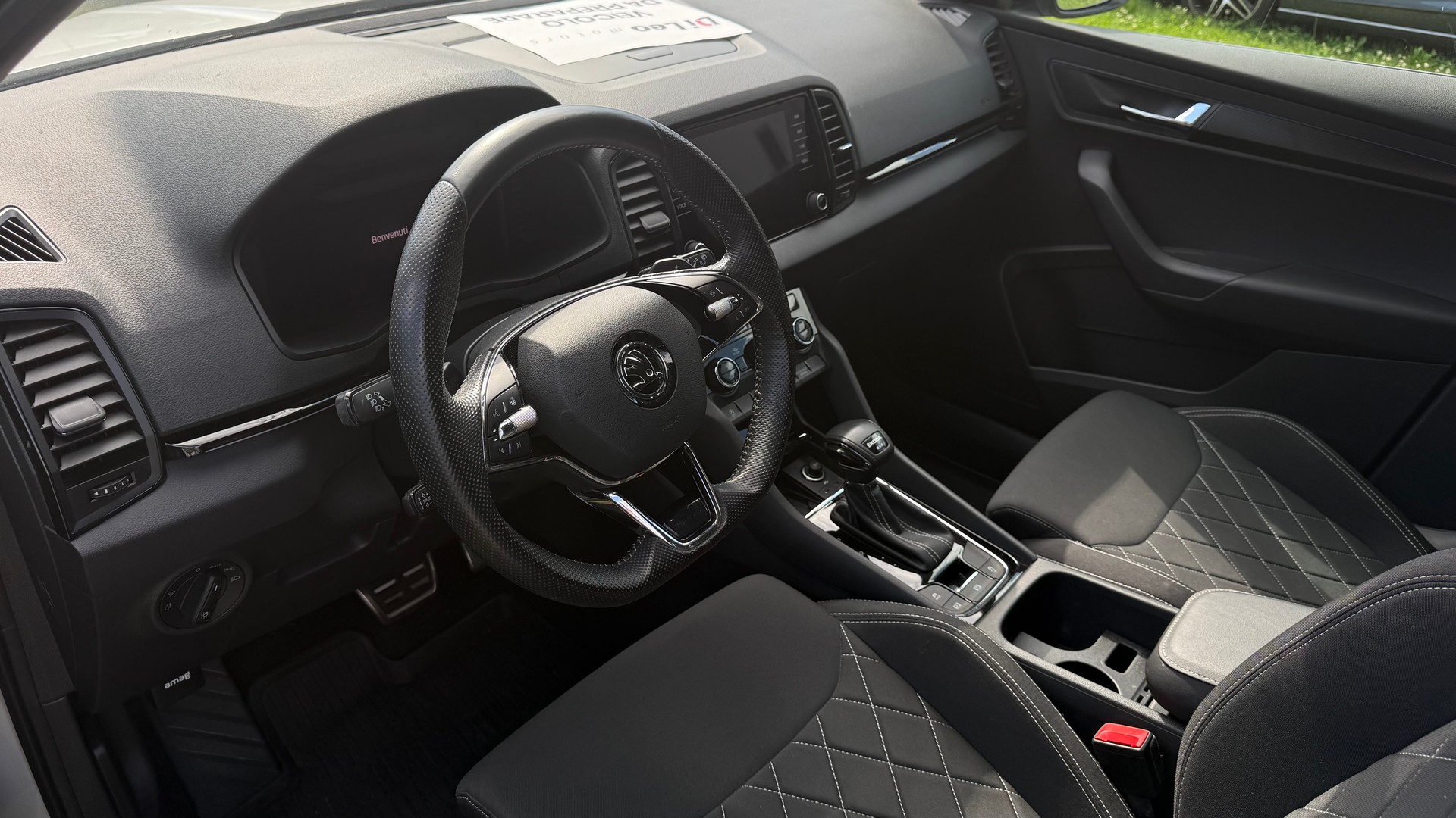 SKODA Karoq 2.0 TSI SportLine 4x4 DSG-image-11