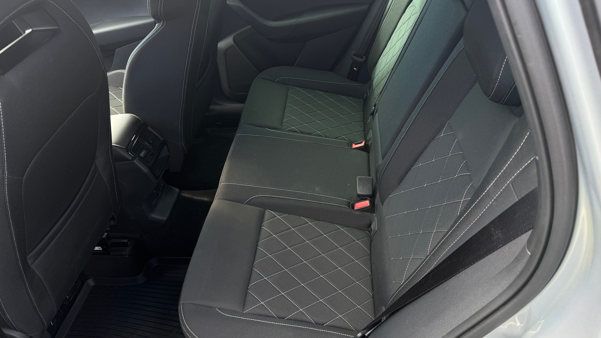 SKODA Karoq 2.0 TSI SportLine 4x4 DSG-image-9