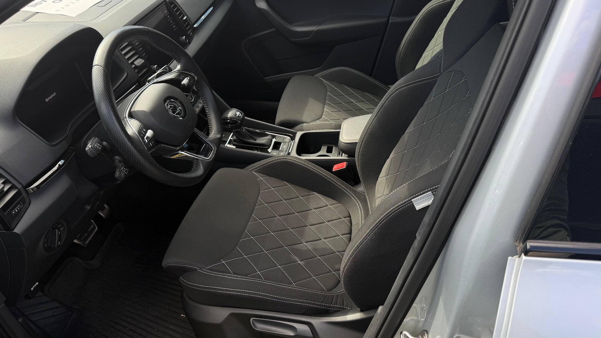 SKODA Karoq 2.0 TSI SportLine 4x4 DSG-image-10