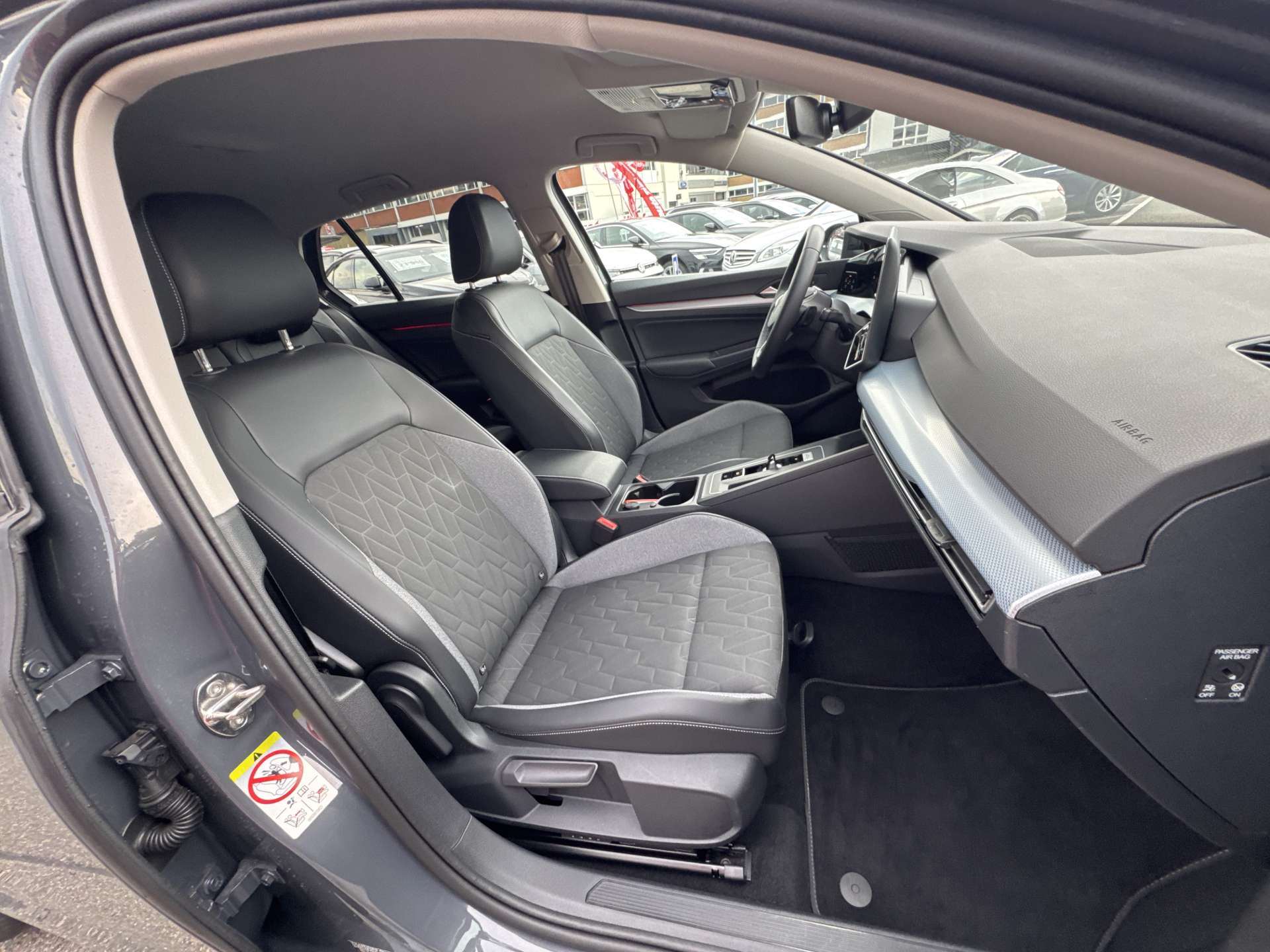 VW Golf 2.0 TDi Life GOAL DSG-Automat-image-12