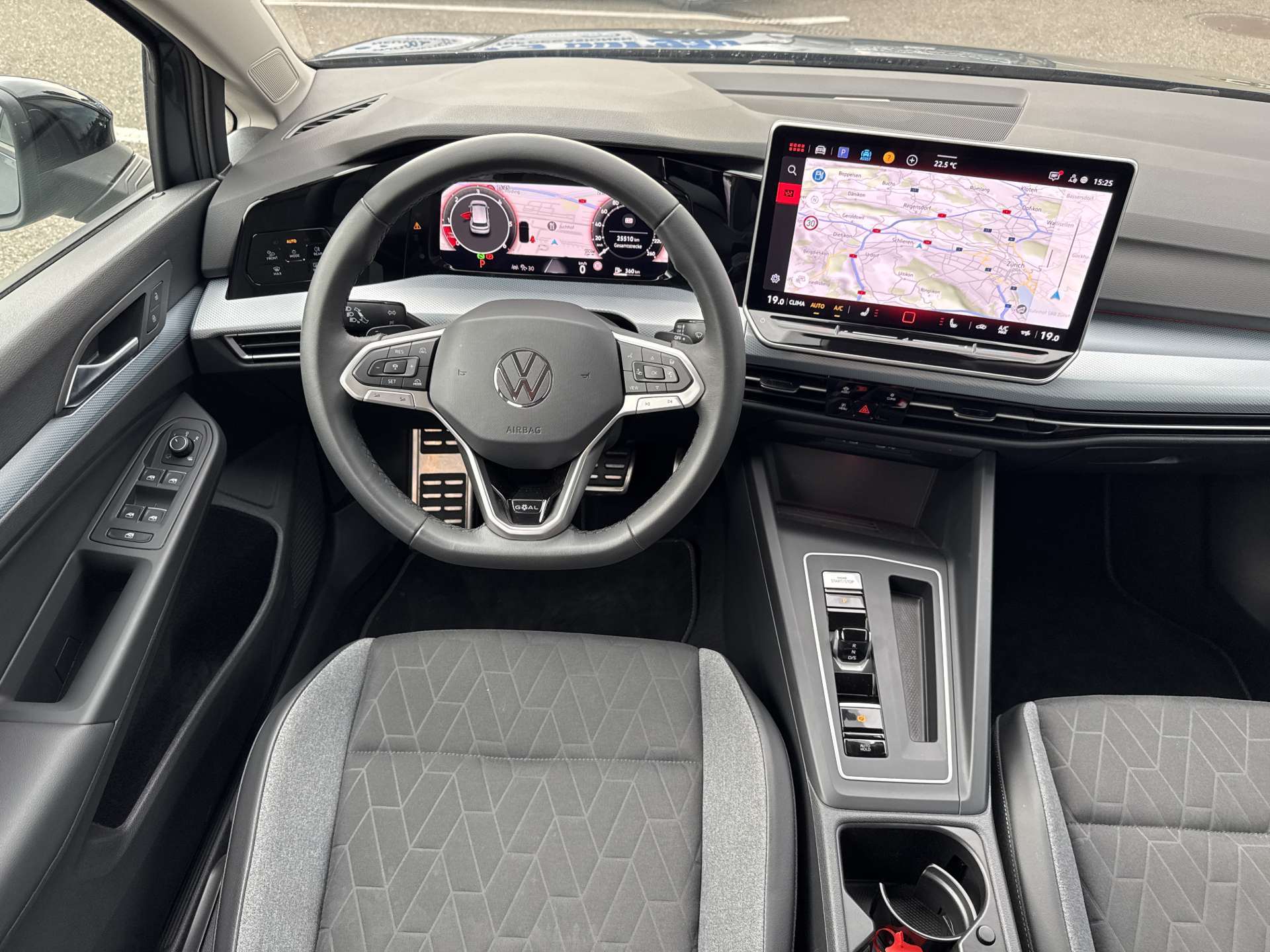 VW Golf 2.0 TDi Life GOAL DSG-Automat-image-4