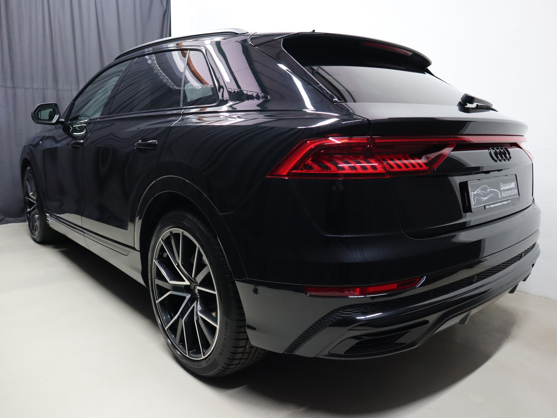 AUDI Q8 50 TDI quattro tiptronic - Black Edition - Panorama - Luftfederung - 360° Kamera - Standheizung - 286 PS-image-4