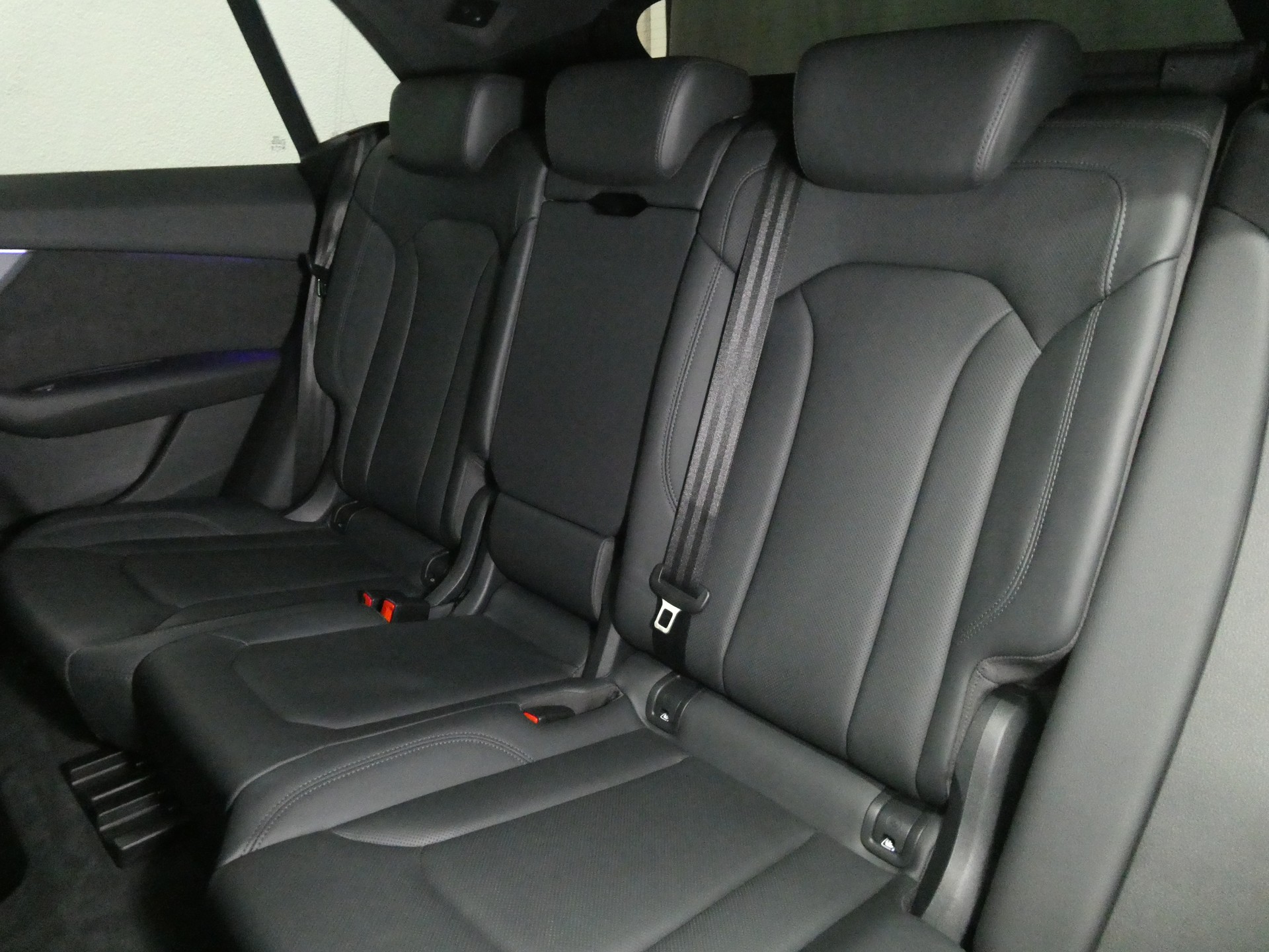 AUDI Q8 50 TDI quattro tiptronic - Black Edition - Panorama - Luftfederung - 360° Kamera - Standheizung - 286 PS-image-11