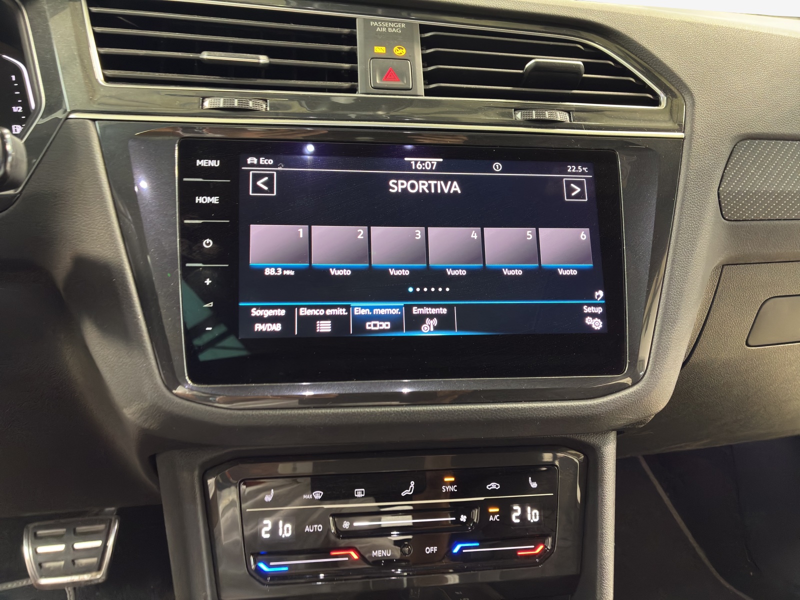 VW Tiguan 2.0TSI R-Line 4Motion DSG-image-10