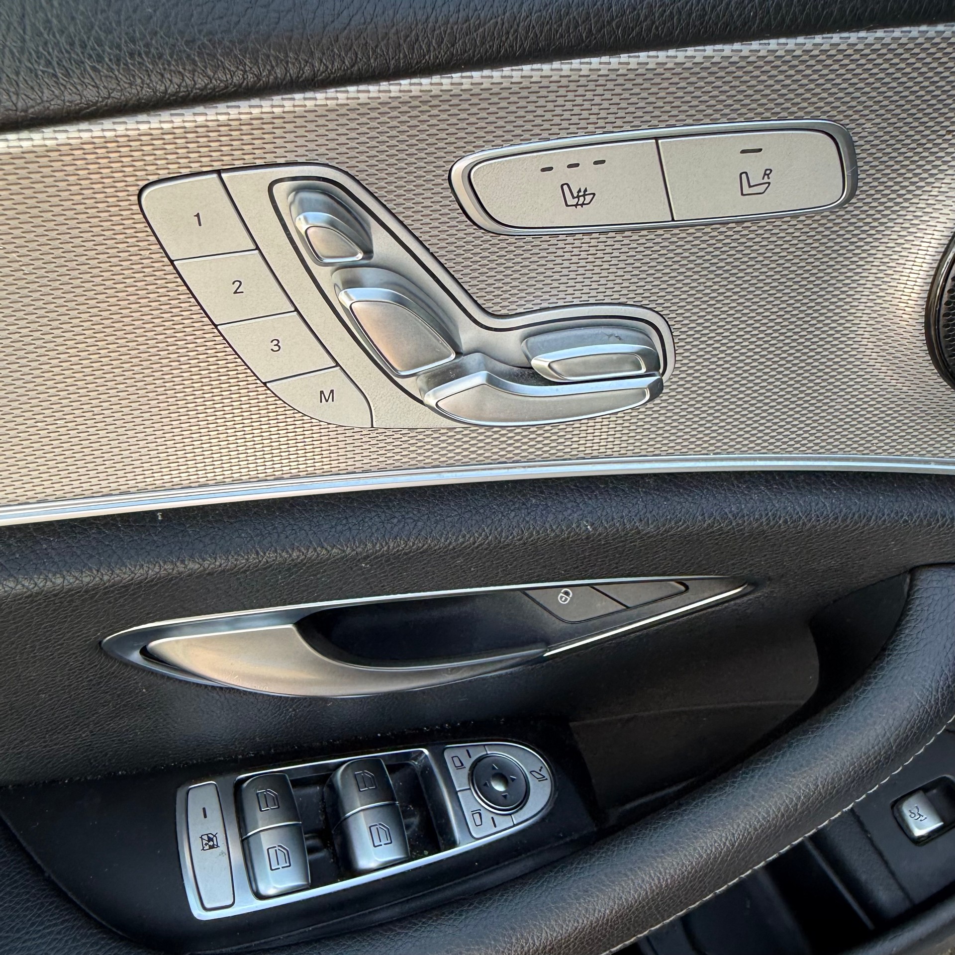 MERCEDES-BENZ E 200 Avantgarde 4 Matic 9G-Tronic *LEDER-SITZE*-image-11