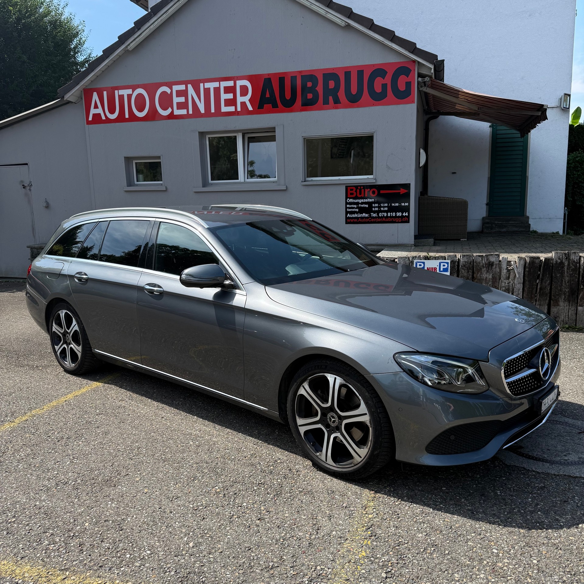 MERCEDES-BENZ E 200 Avantgarde 4 Matic 9G-Tronic *LEDER-SITZE*-image-0