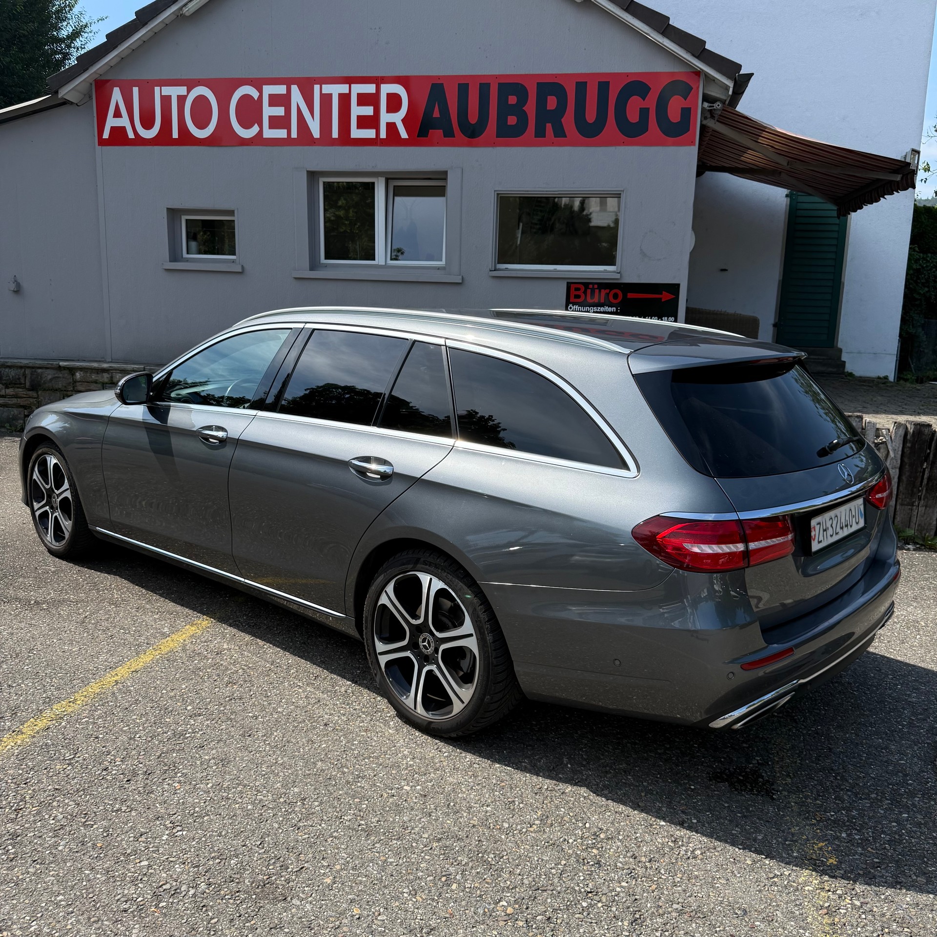 MERCEDES-BENZ E 200 Avantgarde 4 Matic 9G-Tronic *LEDER-SITZE*-image-1