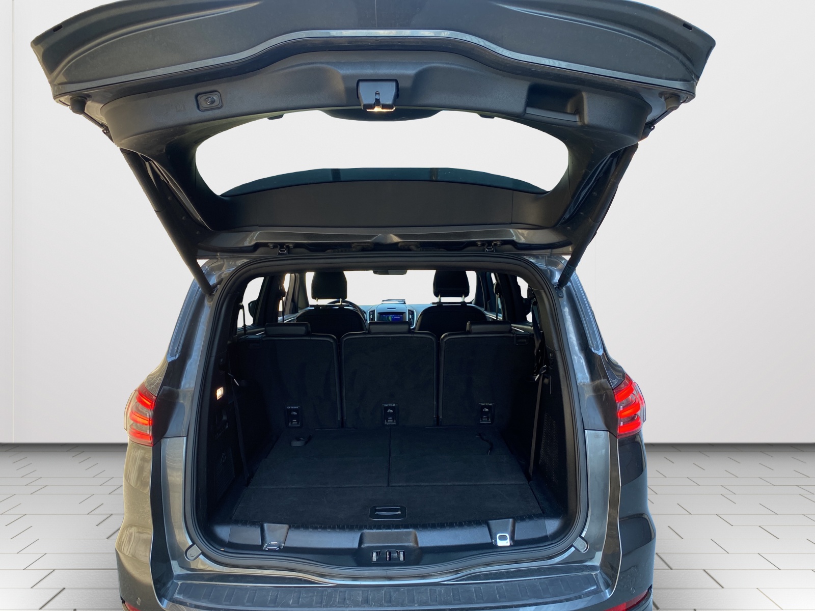 FORD S-Max 2.0 TDCi ST-Line AWD Automatic-image-17