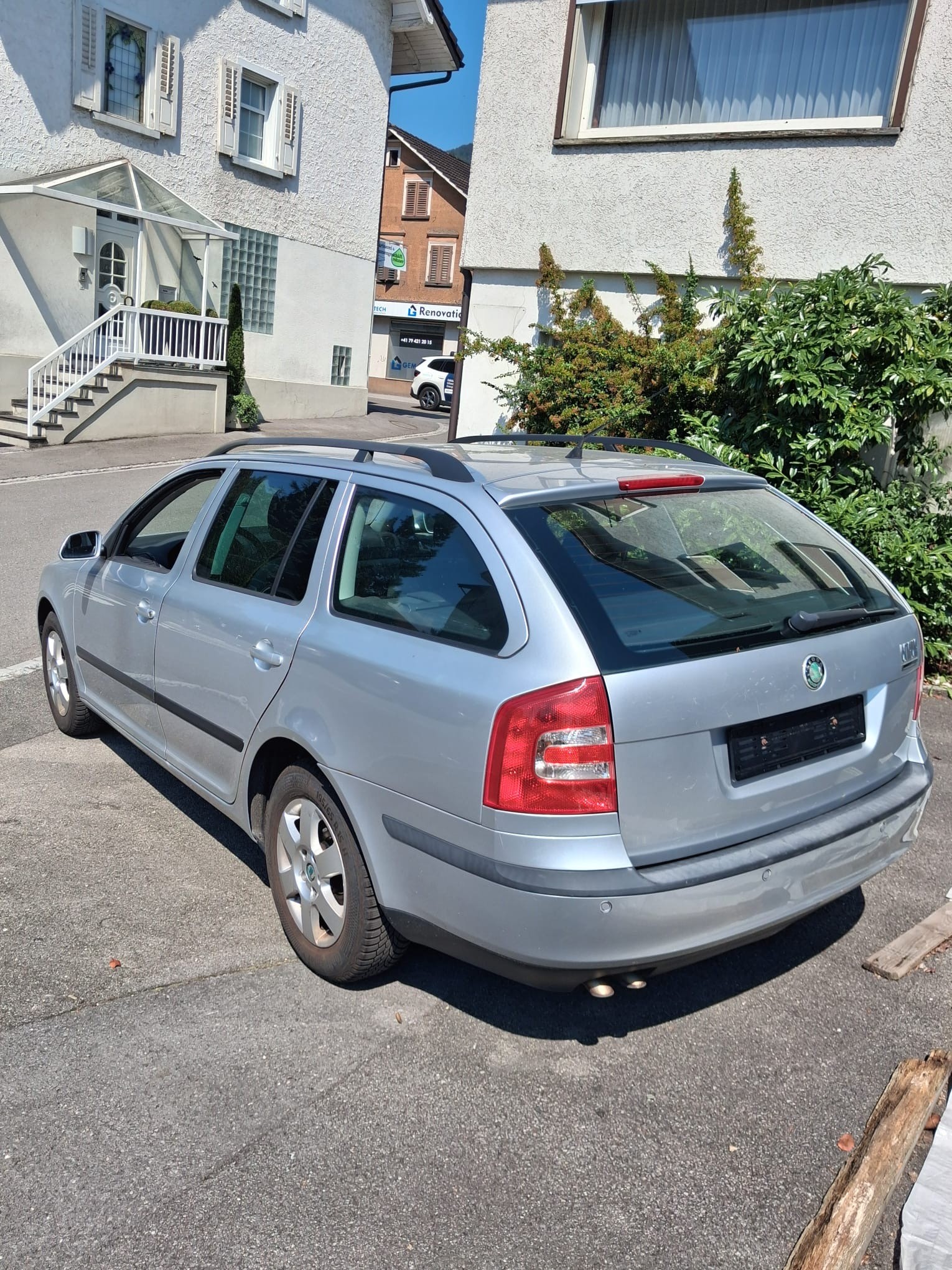 SKODA 1.9 TDI 105 DPF Ambiente DSG-image-2