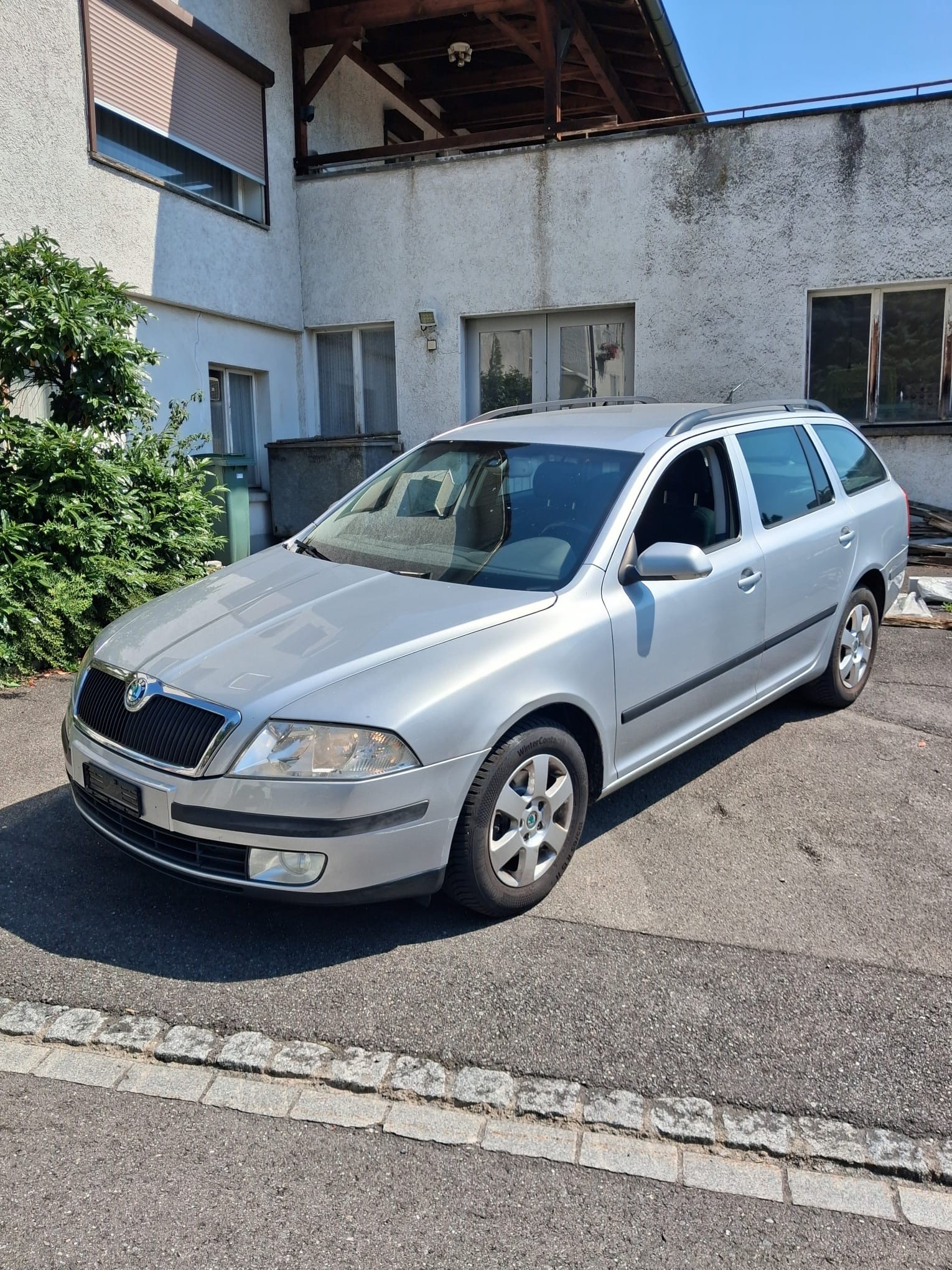SKODA 1.9 TDI 105 DPF Ambiente DSG-image-1