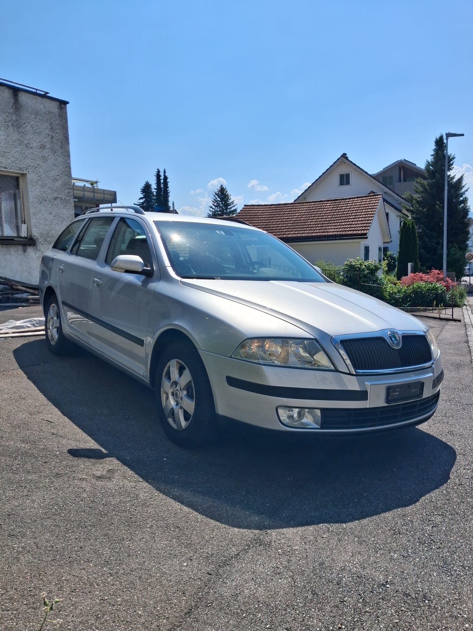 SKODA 1.9 TDI 105 DPF Ambiente DSG-image-0