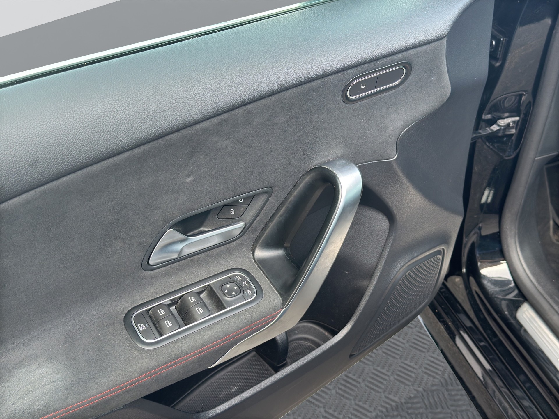 MERCEDES-BENZ A35 AMG 4Matic 8G-DCT-image-8