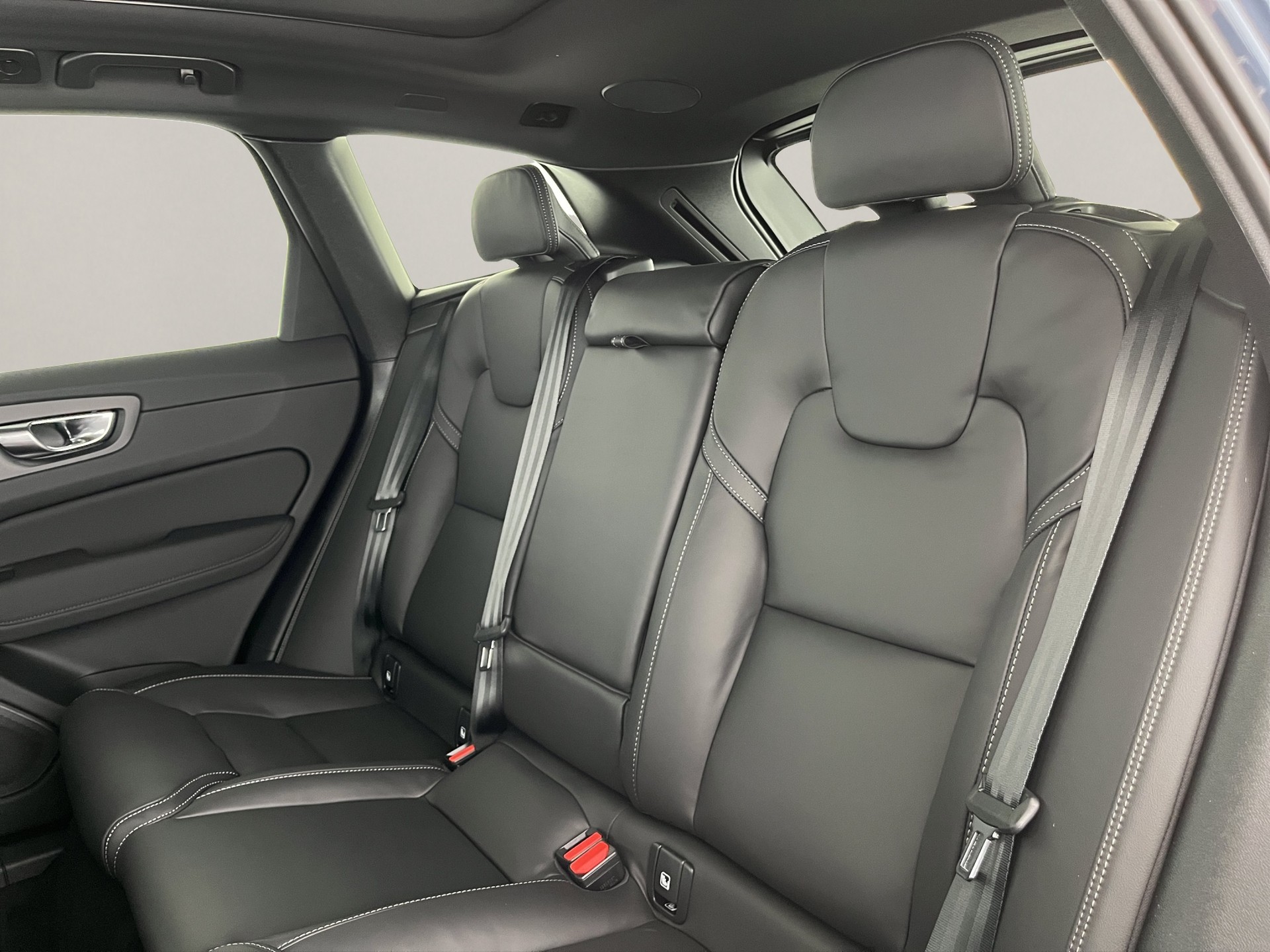 VOLVO XC60 2.0 T8 TE Ultra Dark eAWD-image-17