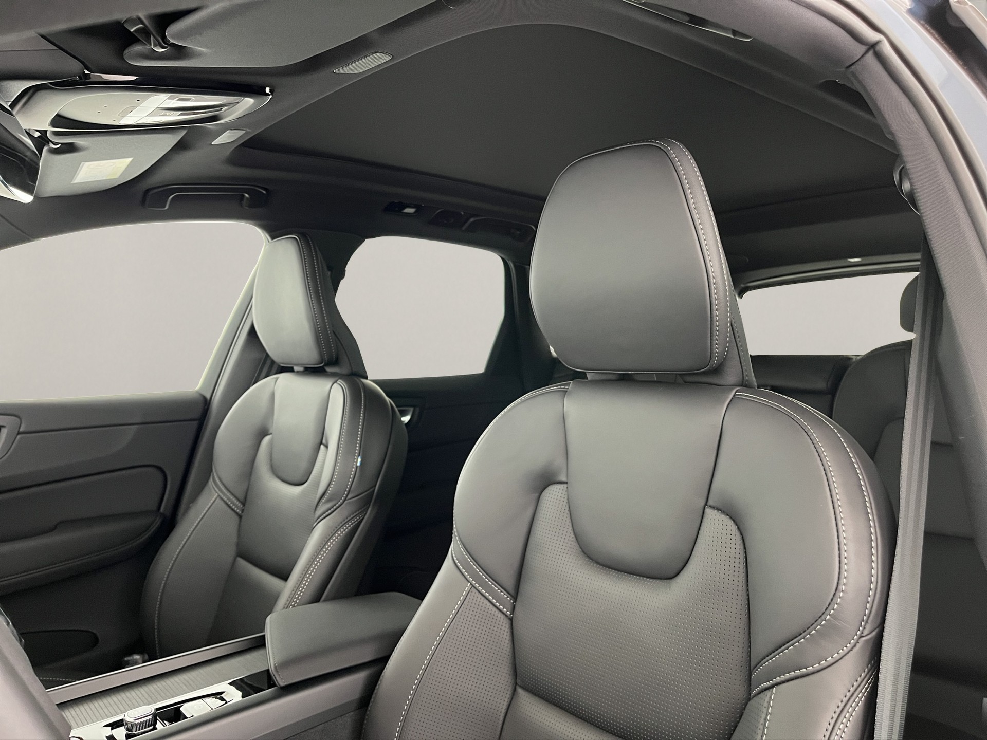 VOLVO XC60 2.0 T8 TE Ultra Dark eAWD-image-16