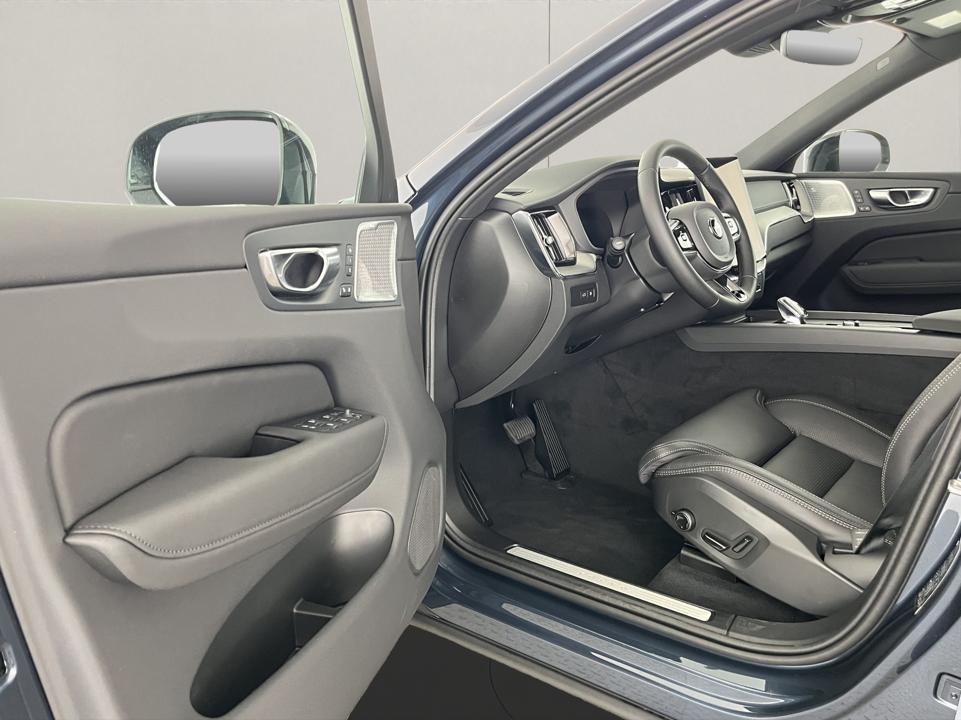 VOLVO XC60 2.0 T8 TE Ultra Dark eAWD-image-8
