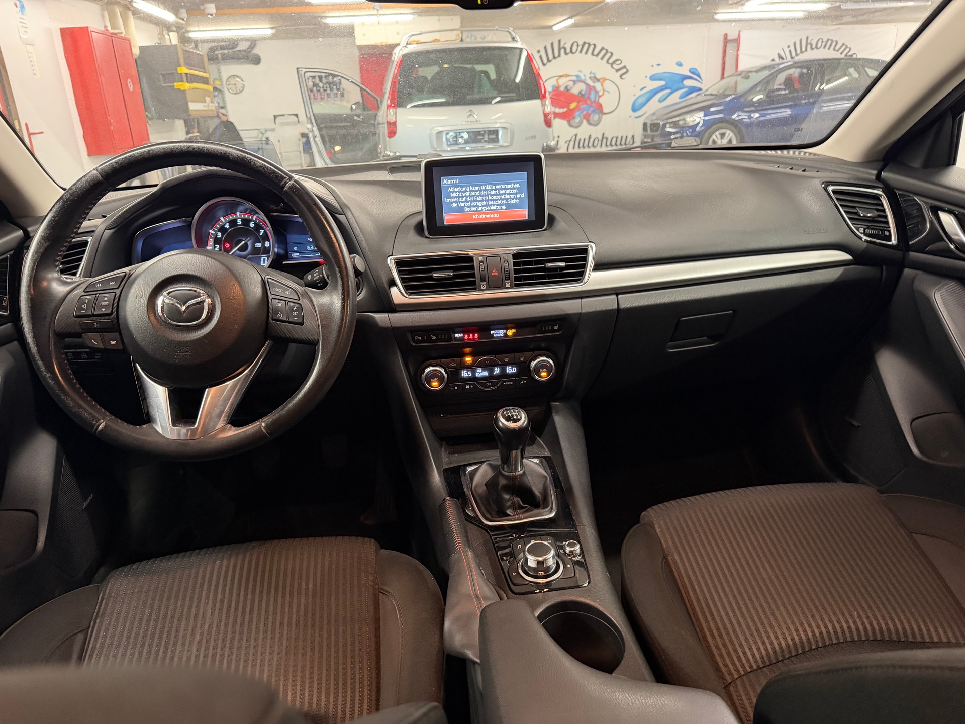 MAZDA 3 2.0 16V Revolution-image-8