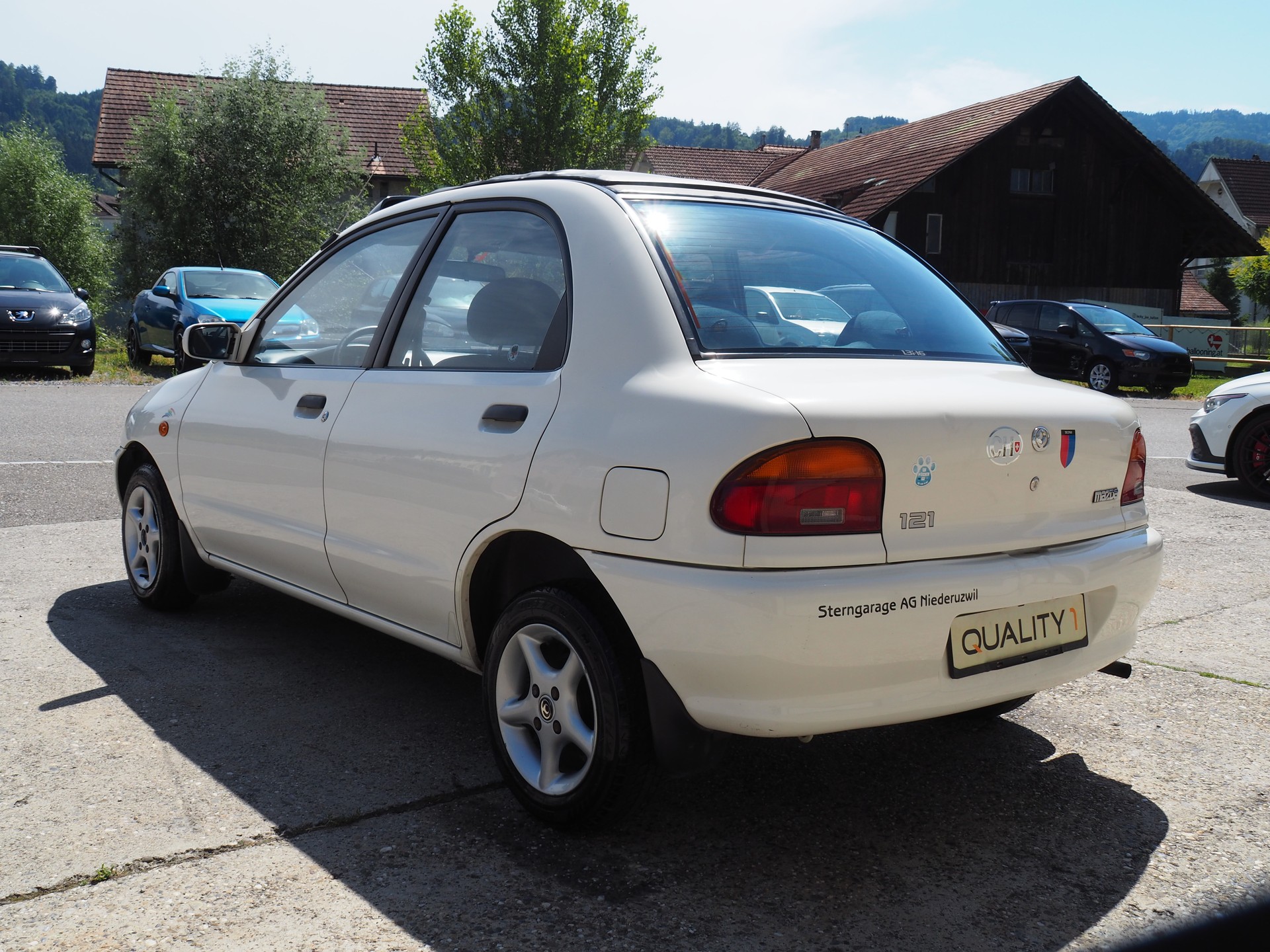 MAZDA 121 1.3i-16 LX Cabrio Top-image-8