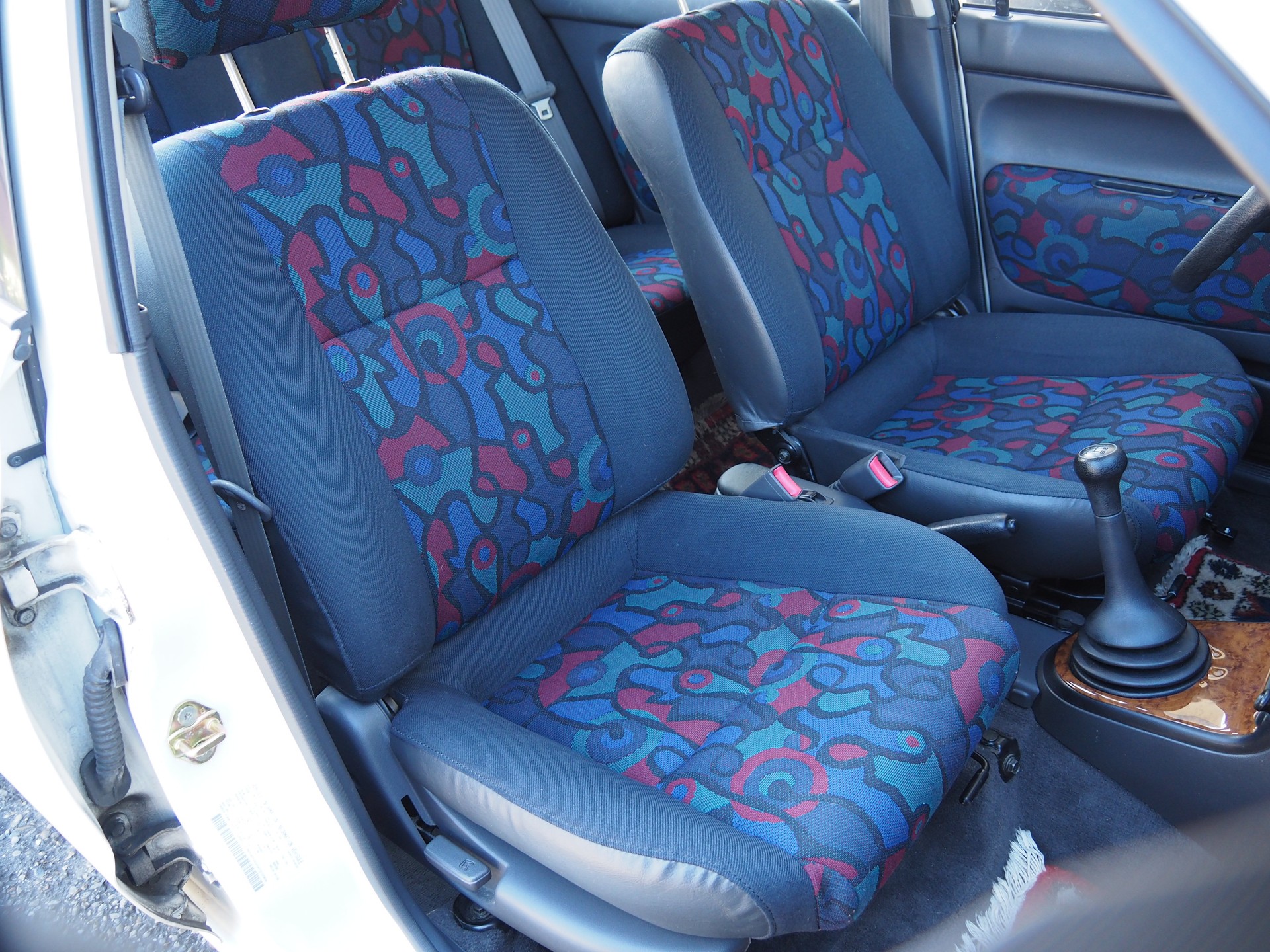 MAZDA 121 1.3i-16 LX Cabrio Top-image-14