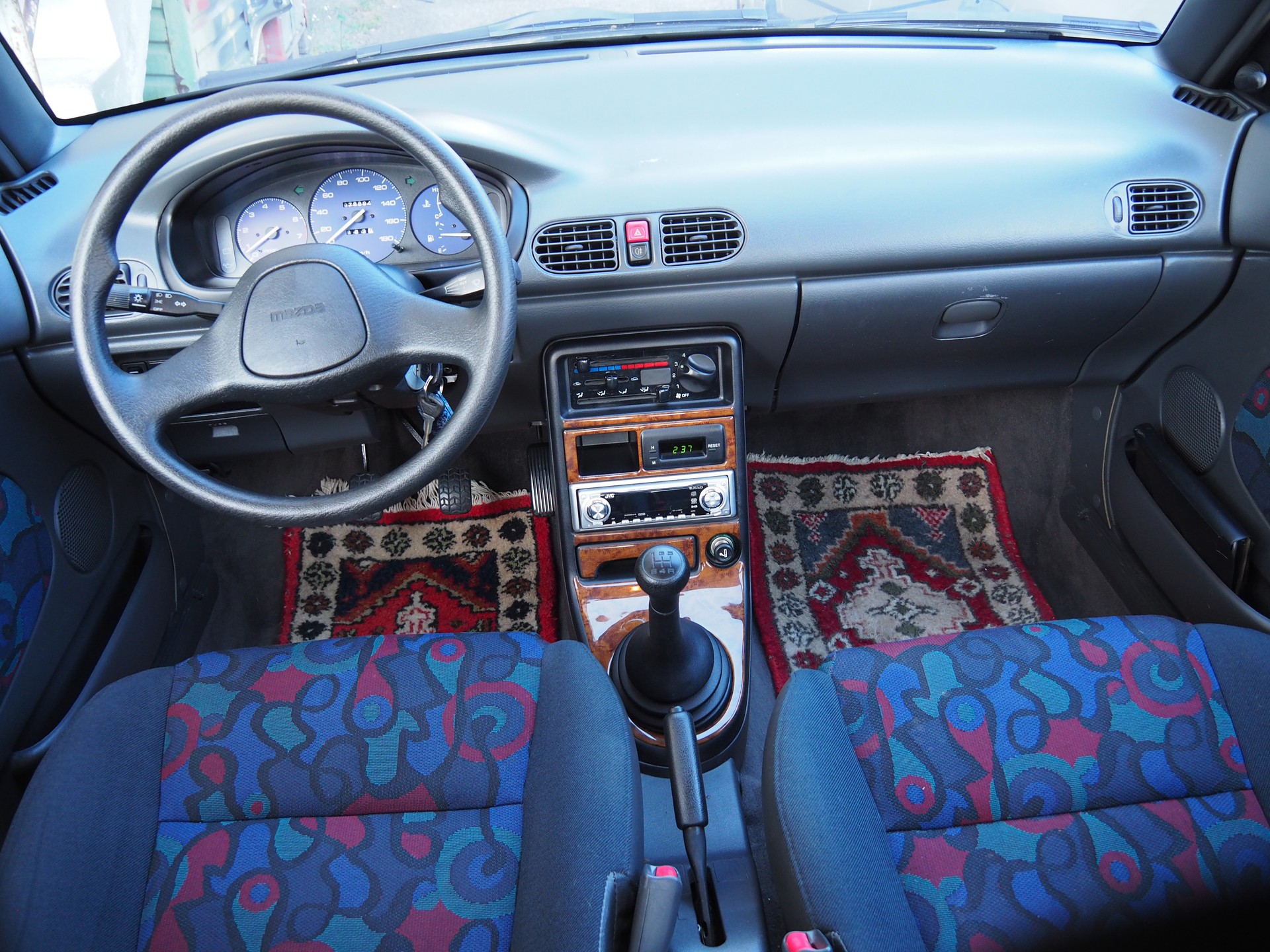 MAZDA 121 1.3i-16 LX Cabrio Top-image-10