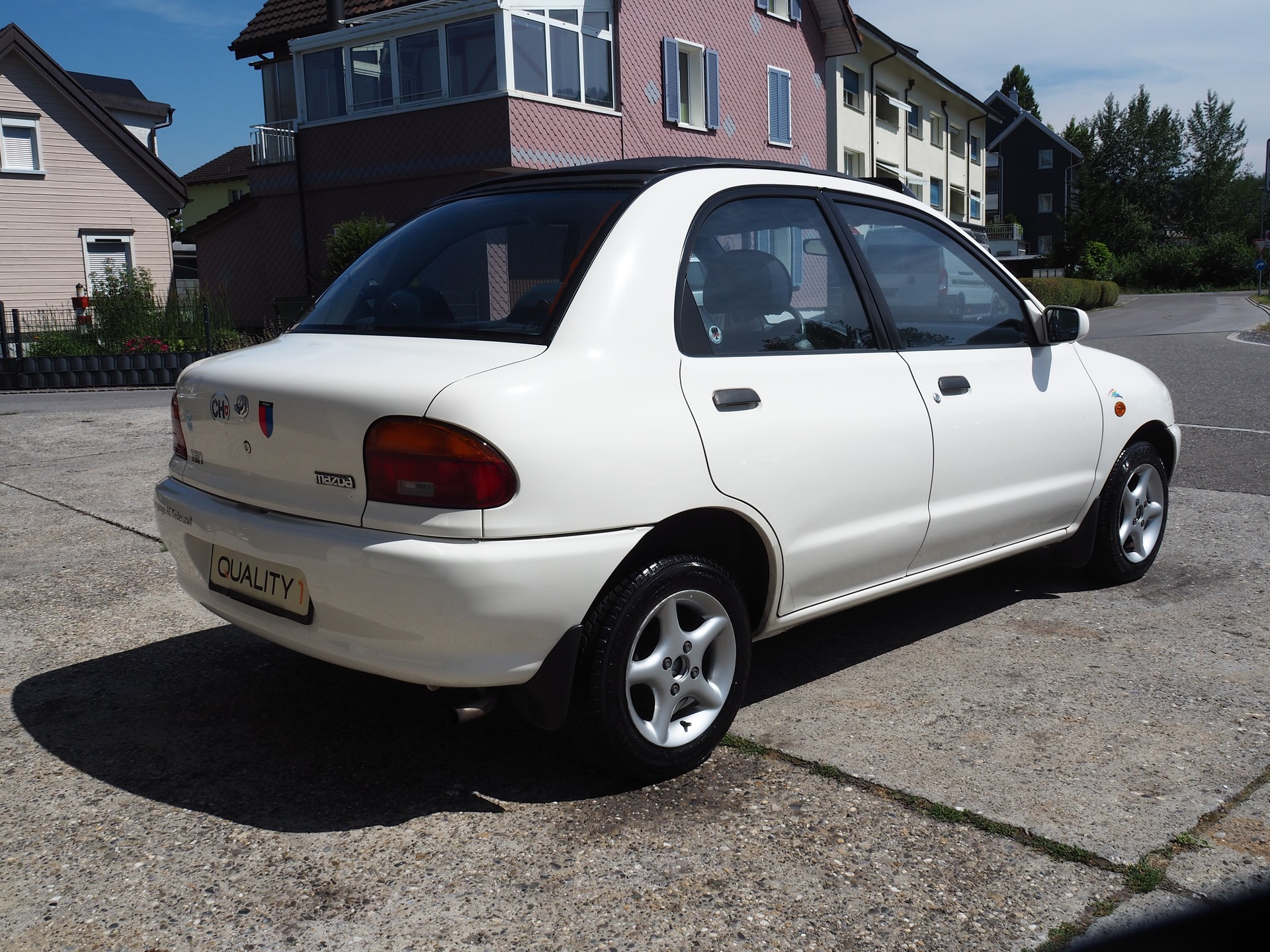 MAZDA 121 1.3i-16 LX Cabrio Top-image-7