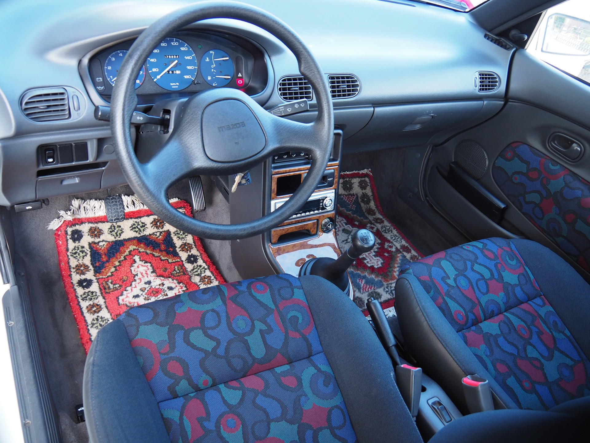 MAZDA 121 1.3i-16 LX Cabrio Top-image-11