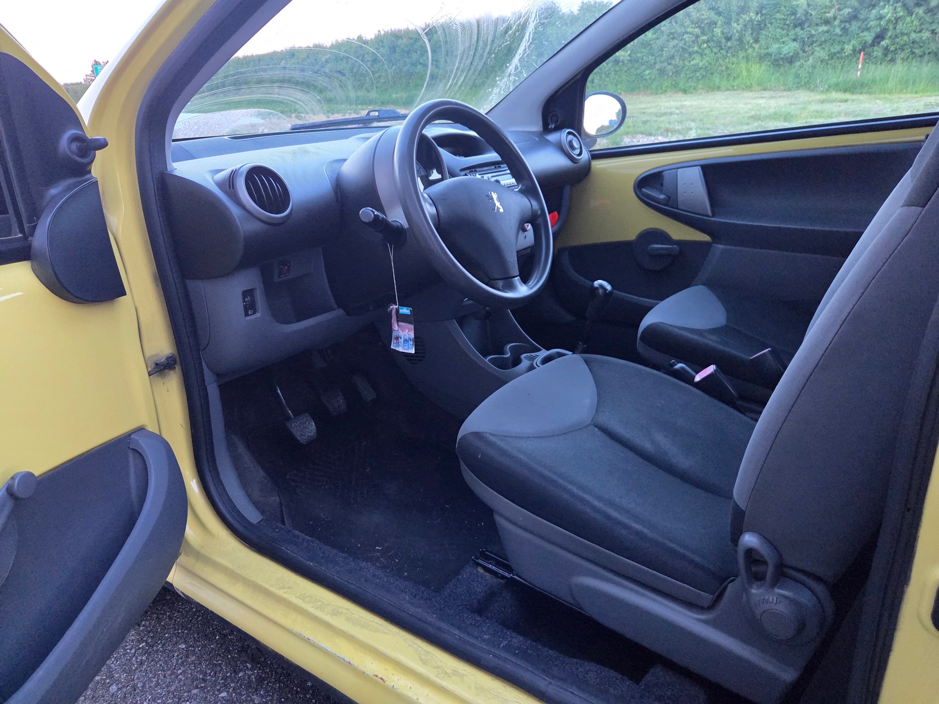 PEUGEOT 107 1.0 Trendy-image-4