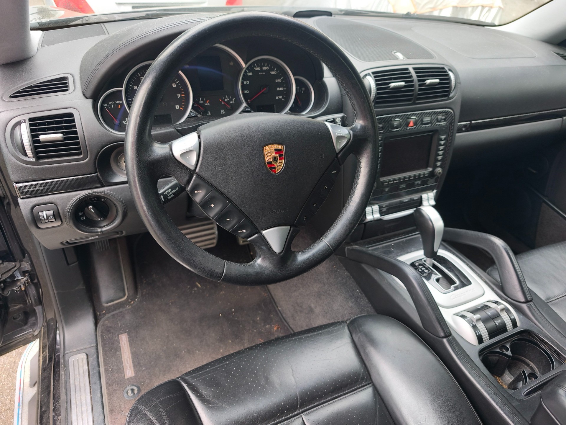 PORSCHE Cayenne S-image-7