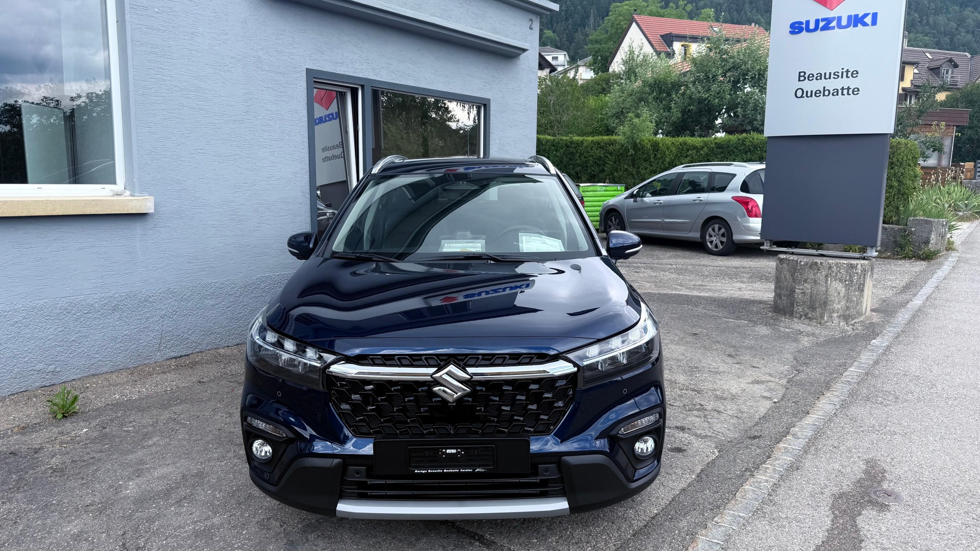 SUZUKI S-Cross 1.4 T Sakura Top Hybrid 4x4-image-1
