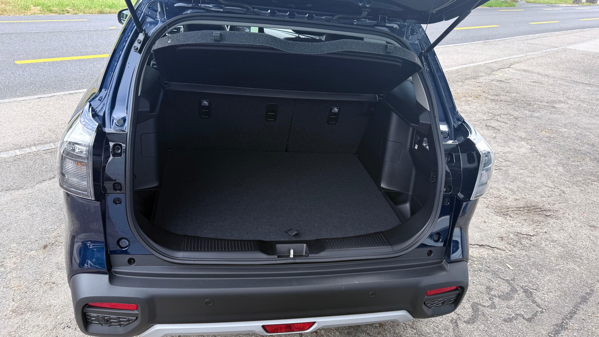 SUZUKI S-Cross 1.4 T Sakura Top Hybrid 4x4-image-6