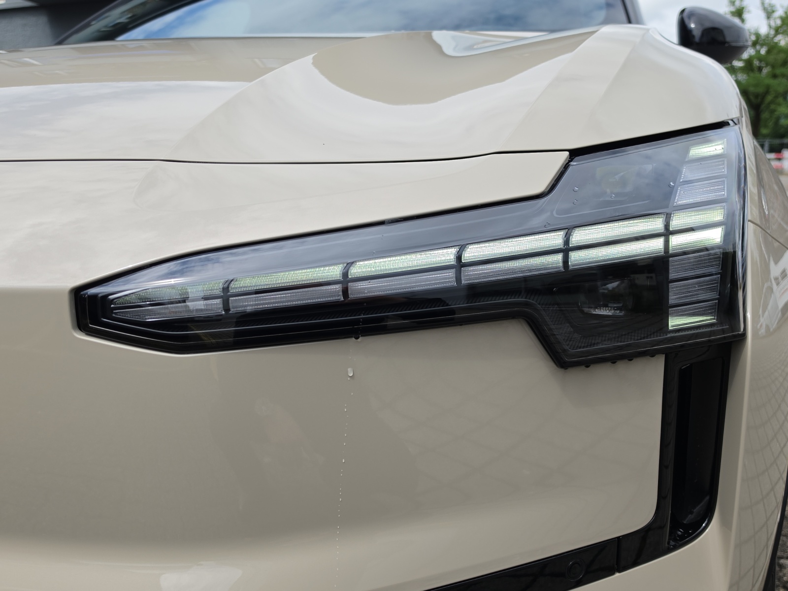 VOLVO EX30 E60 Twin Ultra Performance AWD-image-7