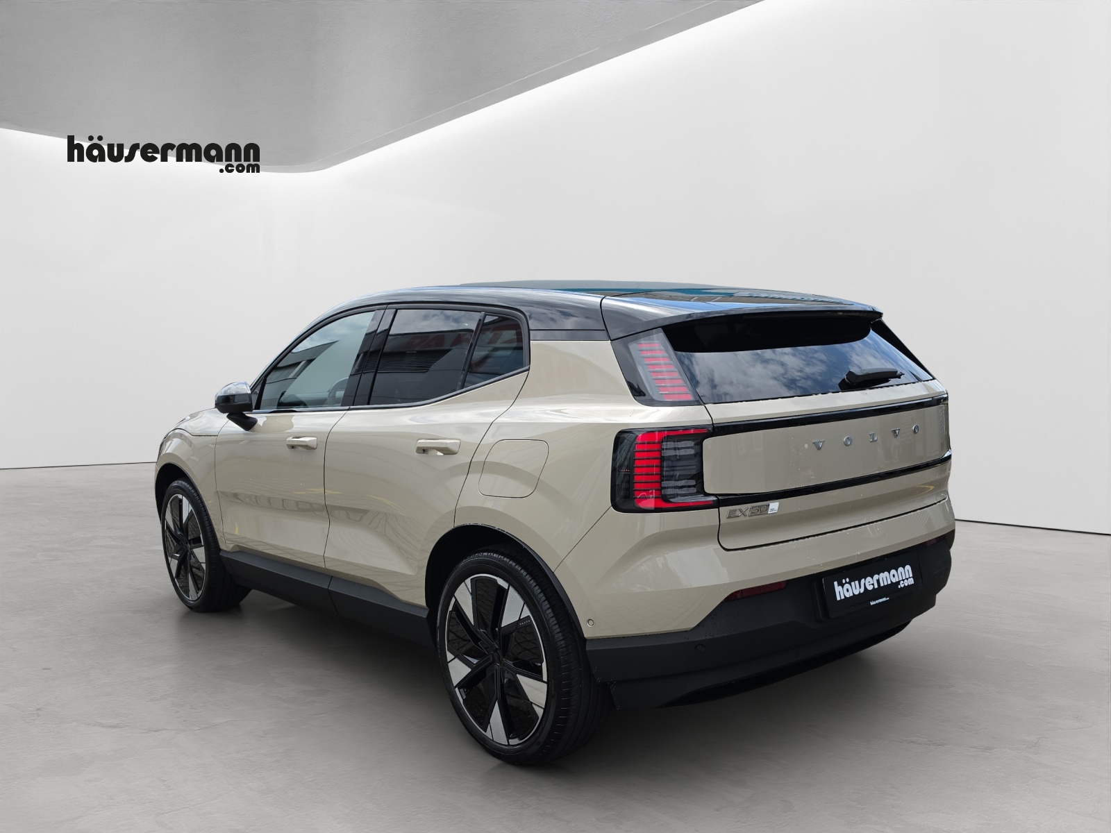 VOLVO EX30 E60 Twin Ultra Performance AWD-image-3