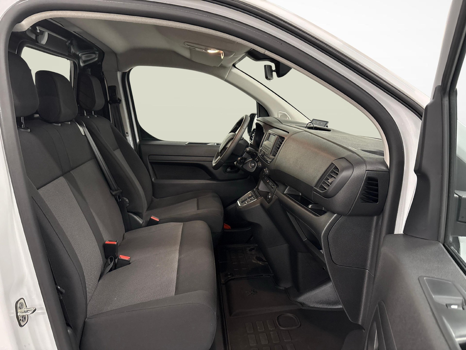 PEUGEOT e-Expert Kaw. Long 75 kWh-image-9
