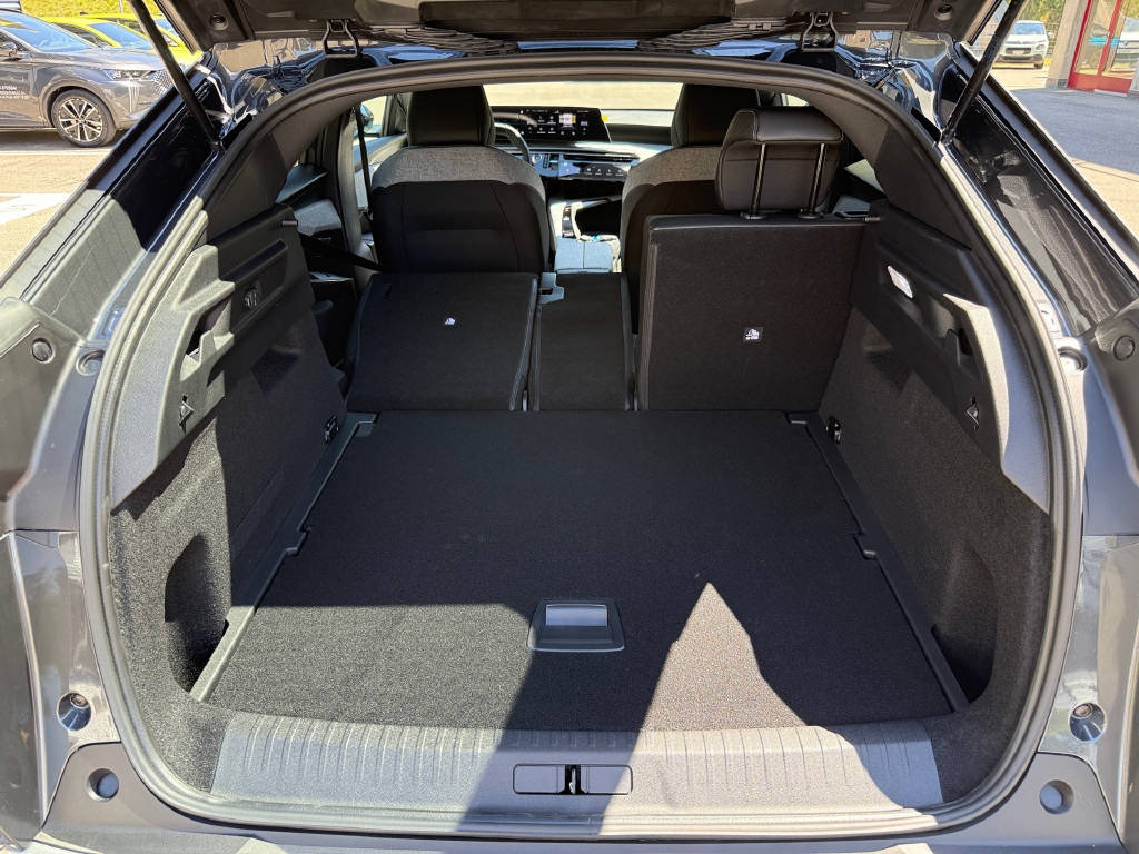 PEUGEOT 3008 Hybrid 145 e-DCS6 Allure Premium-image-14
