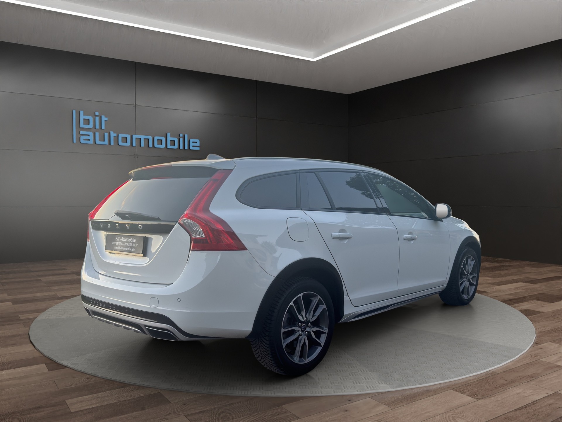 VOLVO V60 Cross Country D4 Momentum Geartronic-image-7