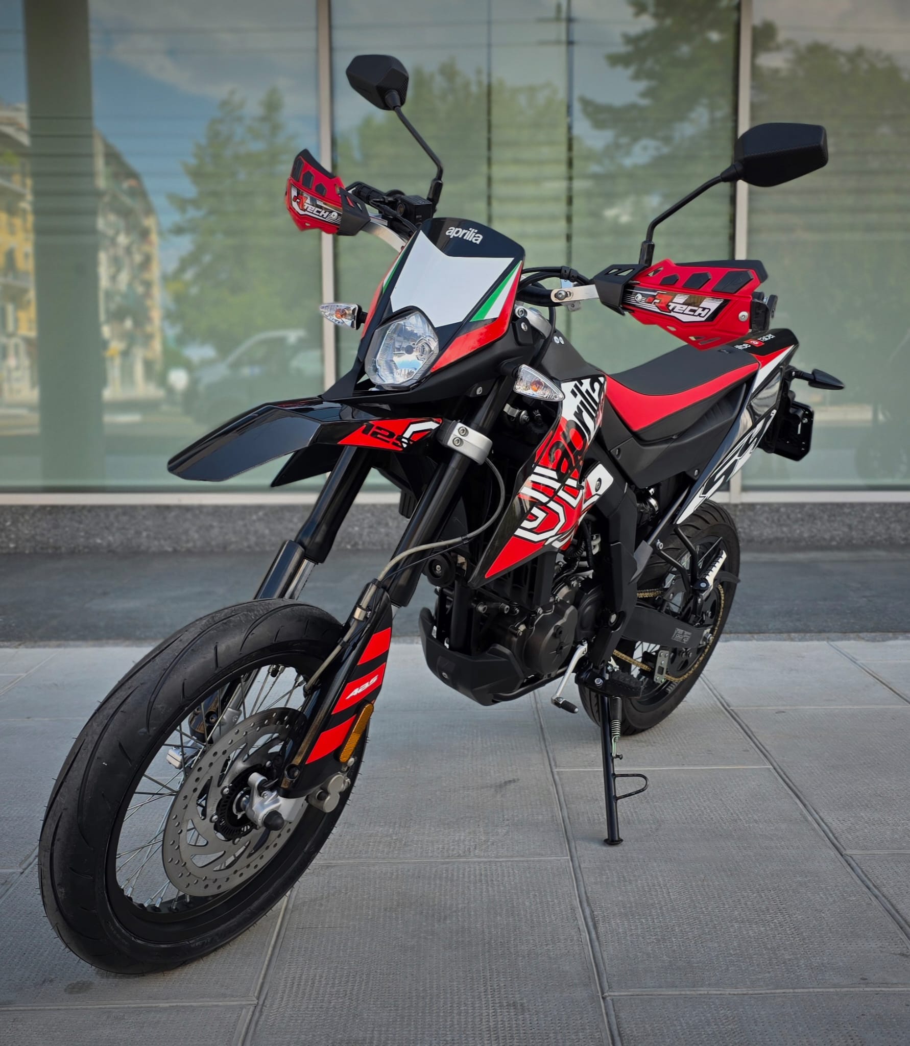 APRILIA SX 125-showroom-element-3
