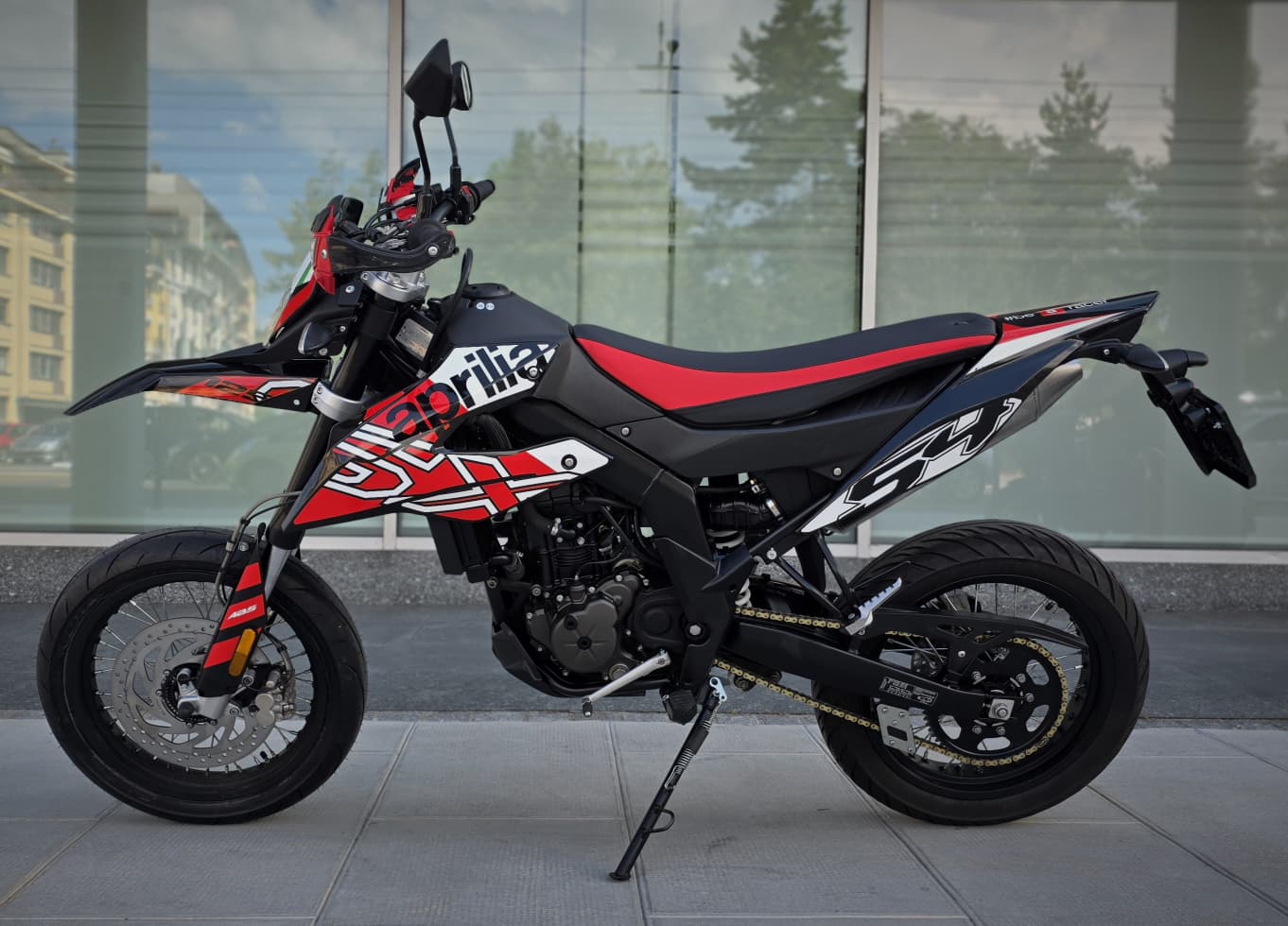 APRILIA SX 125-showroom-element-2