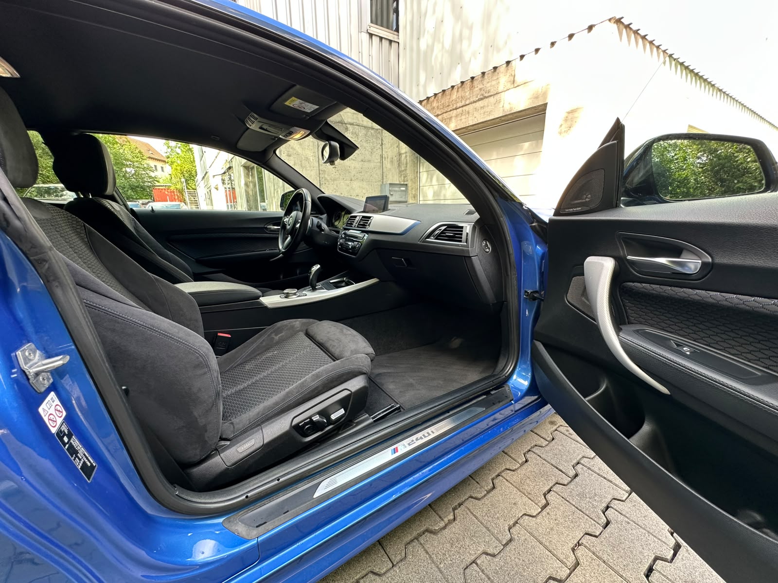 BMW M240i xDrive Steptronic-image-15