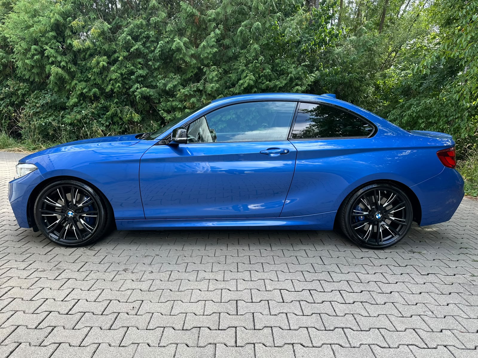 BMW M240i xDrive Steptronic-image-1