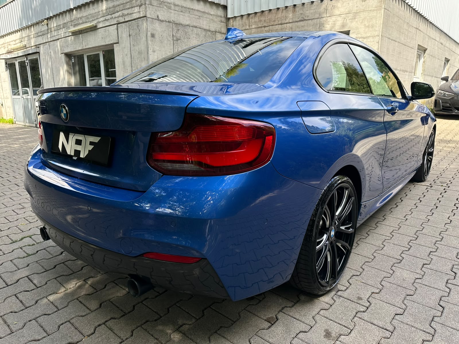 BMW M240i xDrive Steptronic-image-4