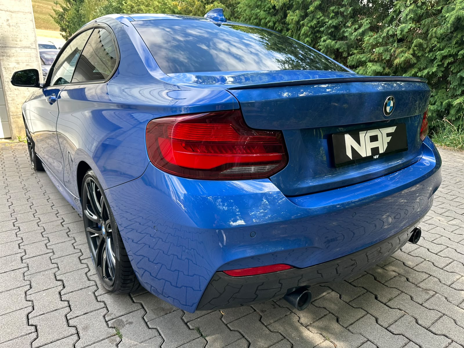 BMW M240i xDrive Steptronic-image-2