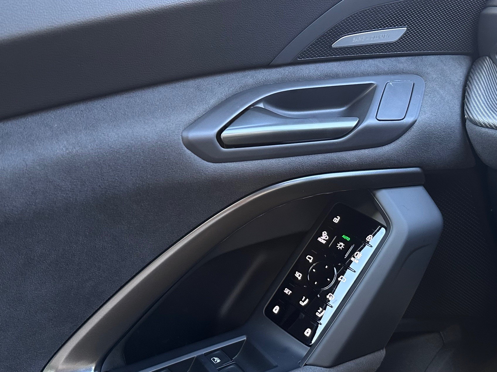 AUDI SQ5 All Black Edition ABT-image-11