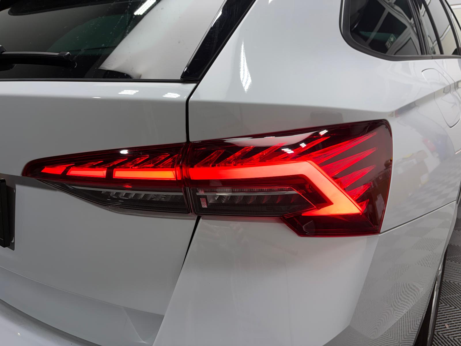 SKODA Octavia Combi 1.5 TSI mHEV DSG Selection-image-3