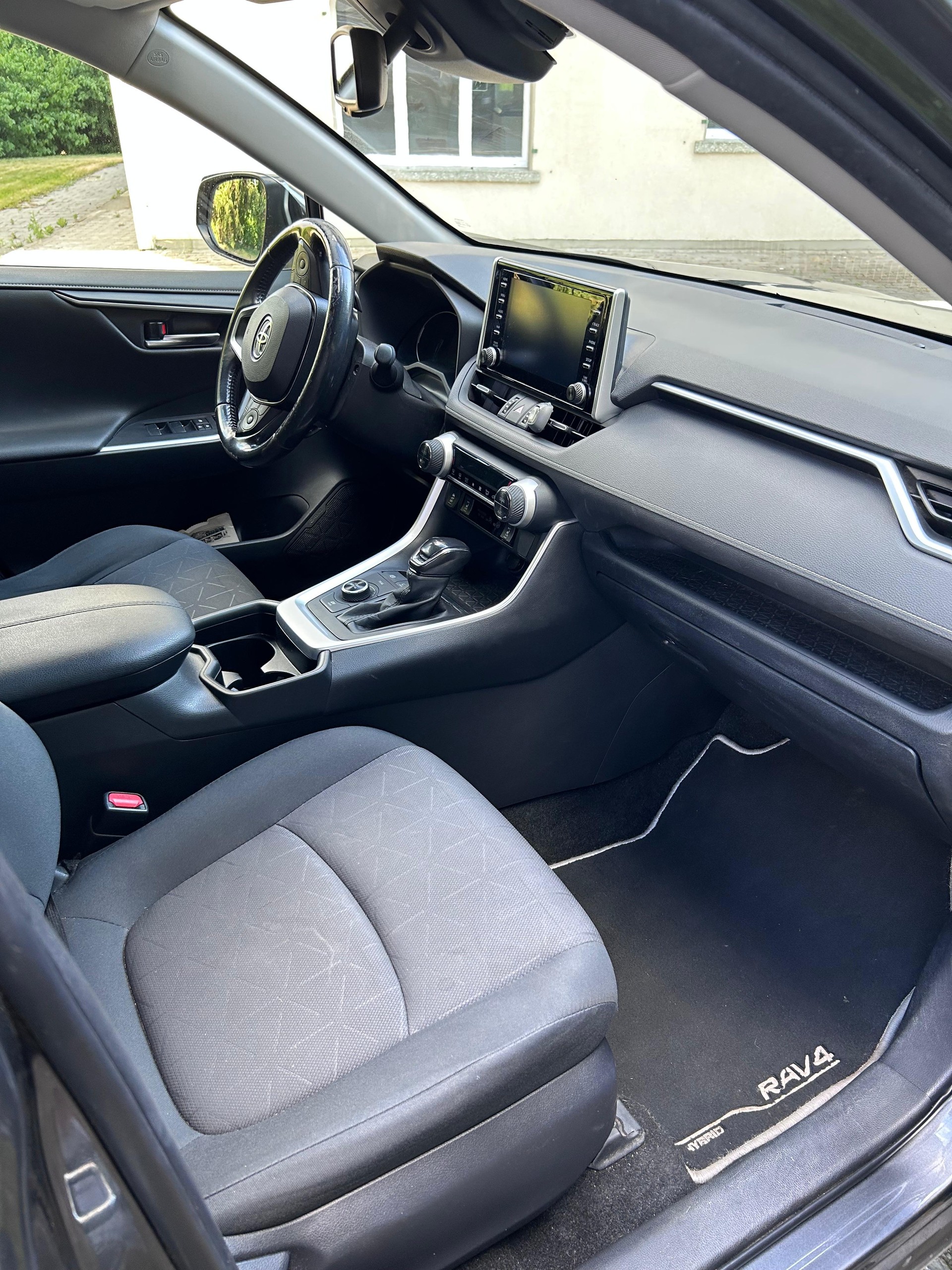 TOYOTA 2.5 HSD Trend-image-2