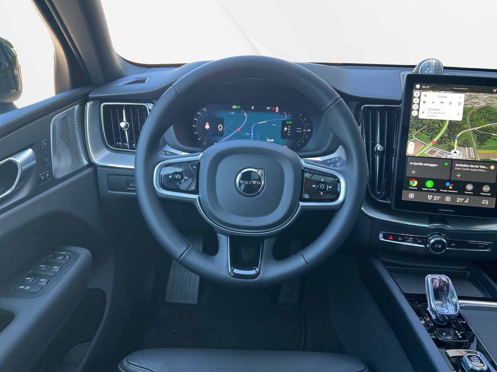 VOLVO XC60 2.0 T8 TE Black Edition eAWD-image-11