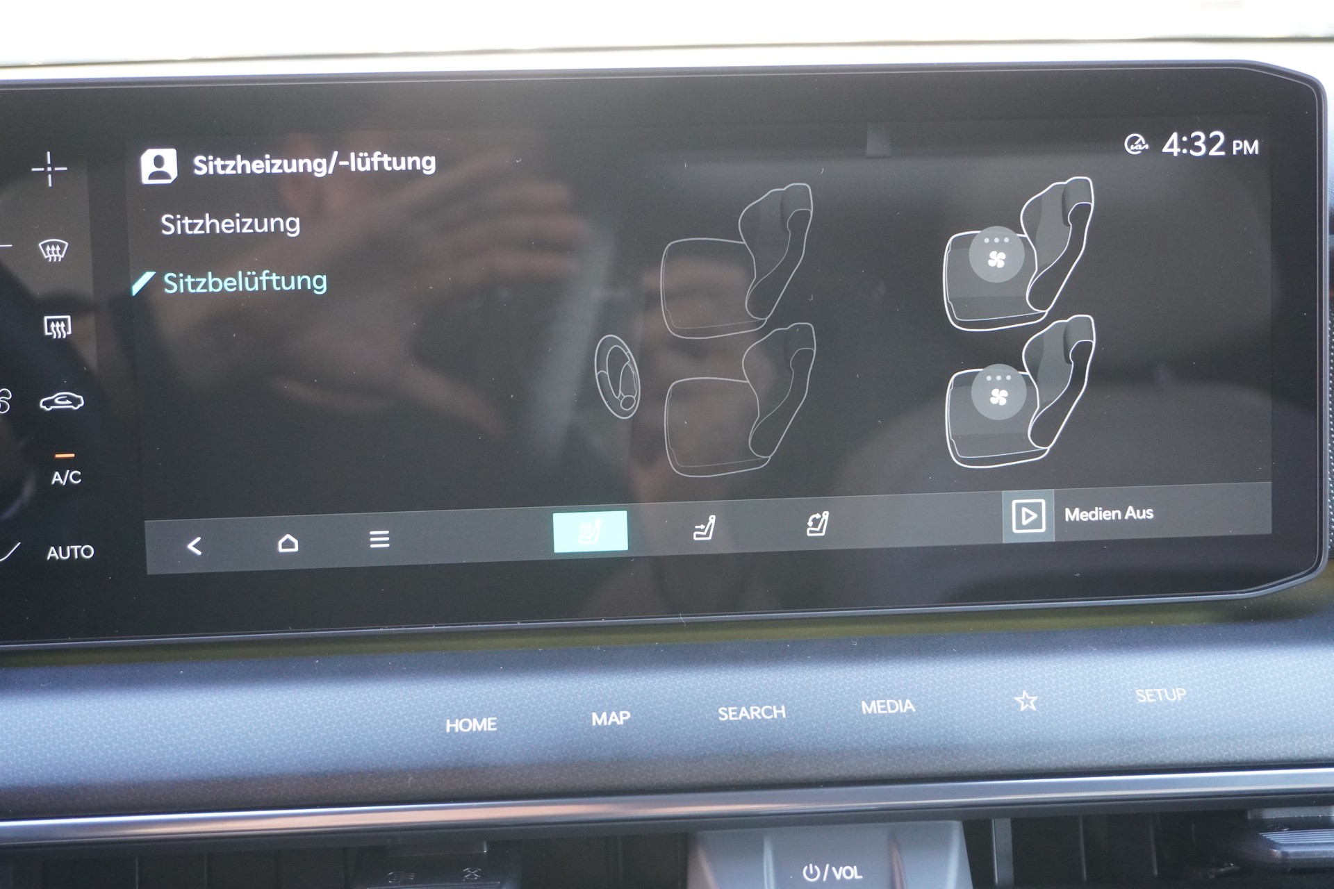 KIA EV9 99,8 kWh GT-Line 4x4-image-36