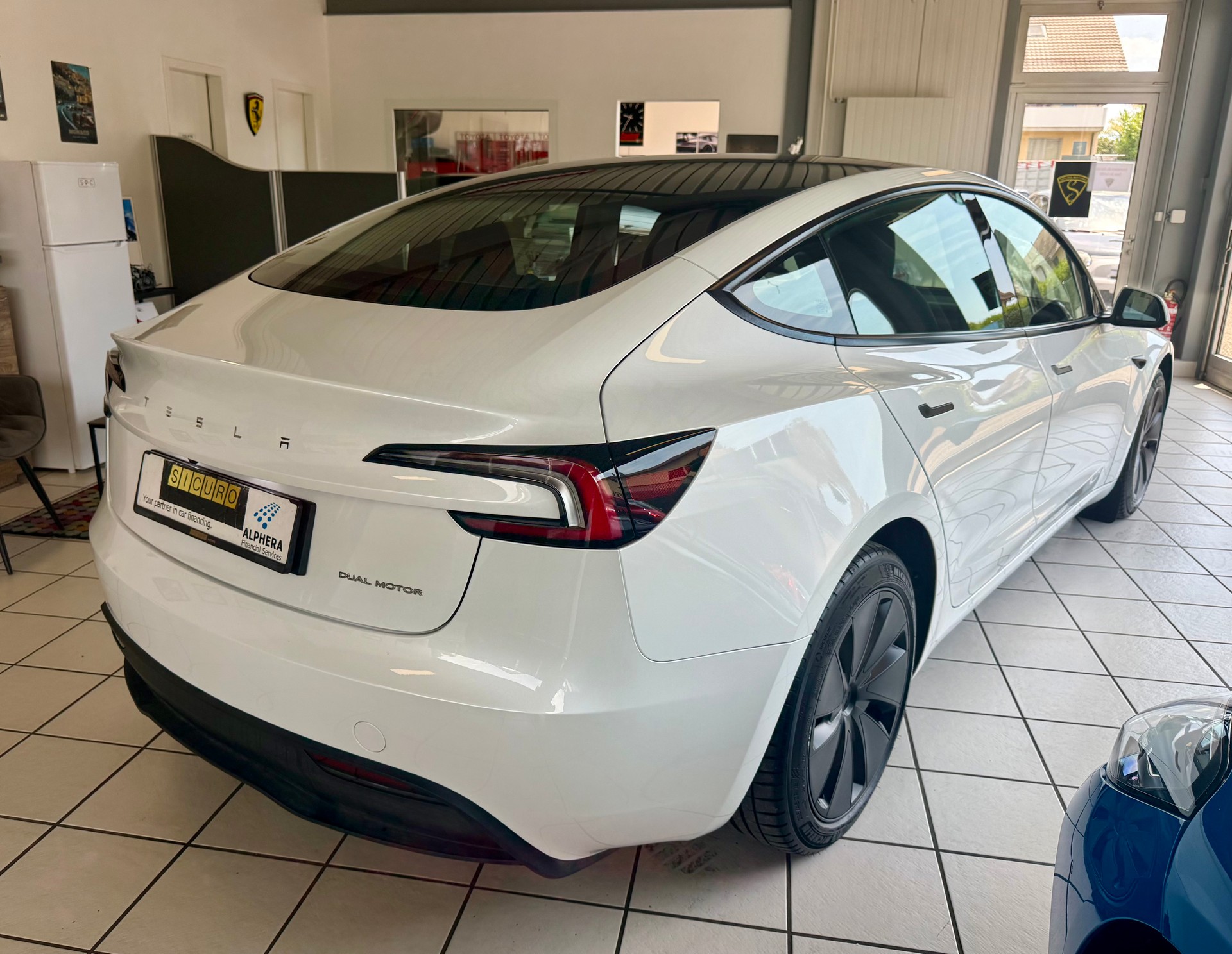 TESLA Model 3 Long Range Dual Motor AWD-image-6